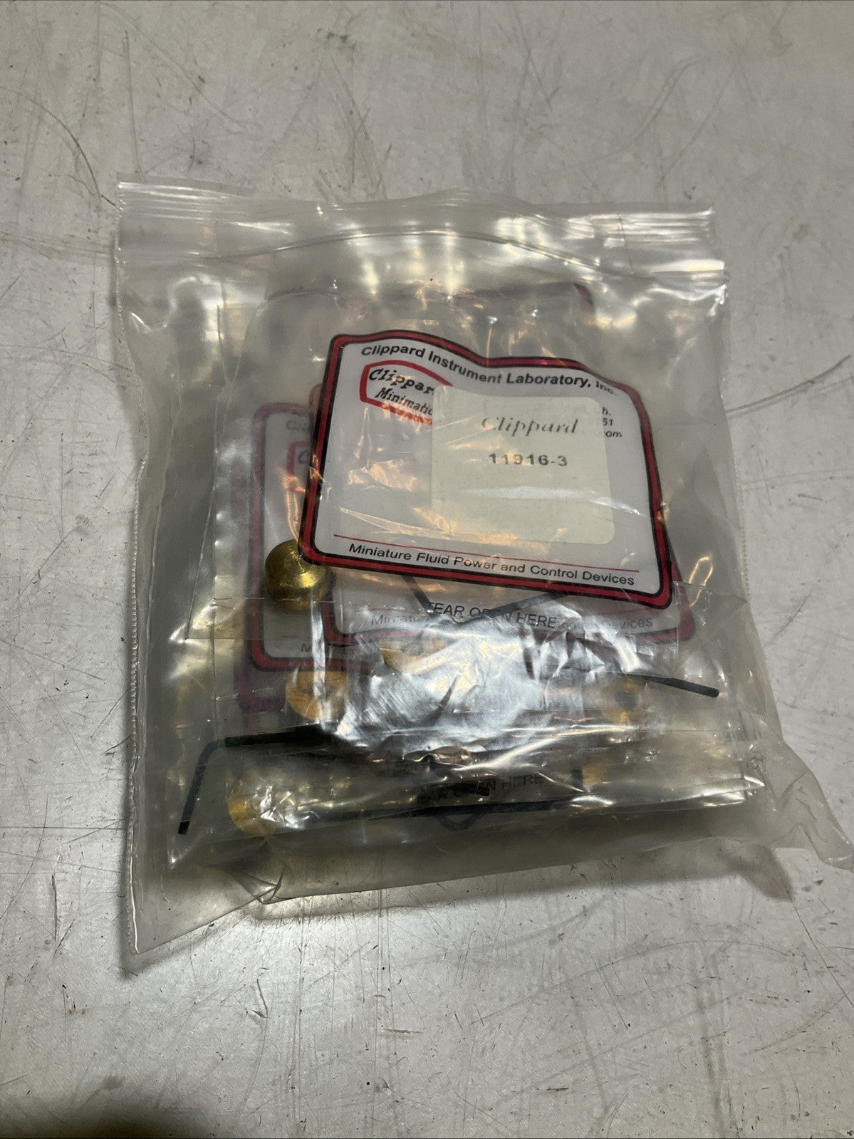CLIPPARD 11916-3 SMALL PUSH BUTTON 1/8 MOUNTS DIRECTLY ON VALVE LOT OF 15 Z2M