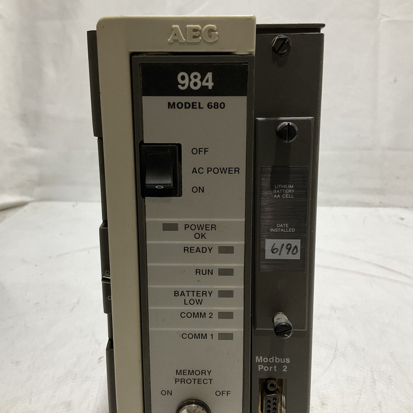 MODICON PC-0984-680-984 INDUSTRIAL CONTROL SYSTEM PROGRAMMABLE CONTROLLER Y2M