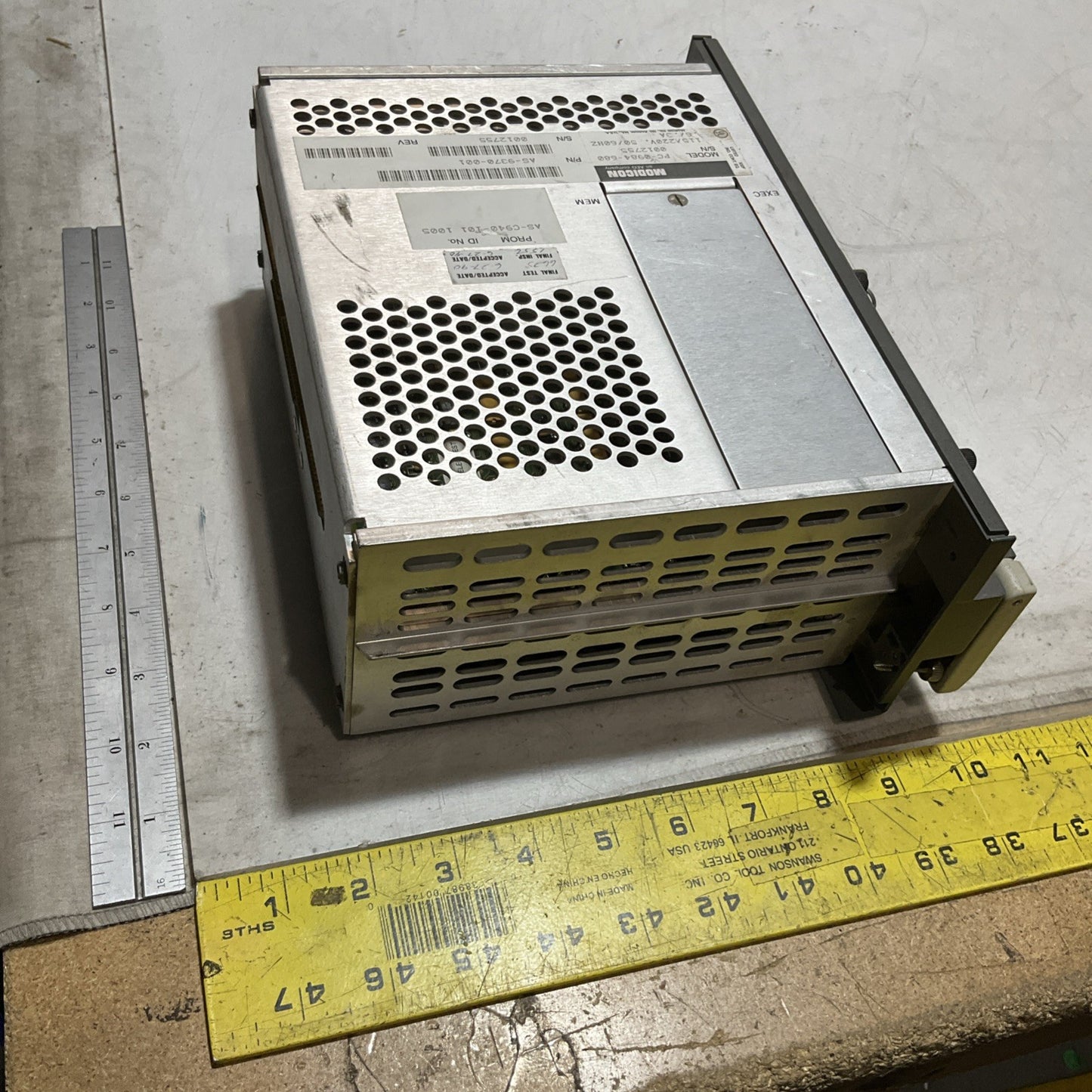 MODICON PC-0984-680-984 INDUSTRIAL CONTROL SYSTEM PROGRAMMABLE CONTROLLER Y2M
