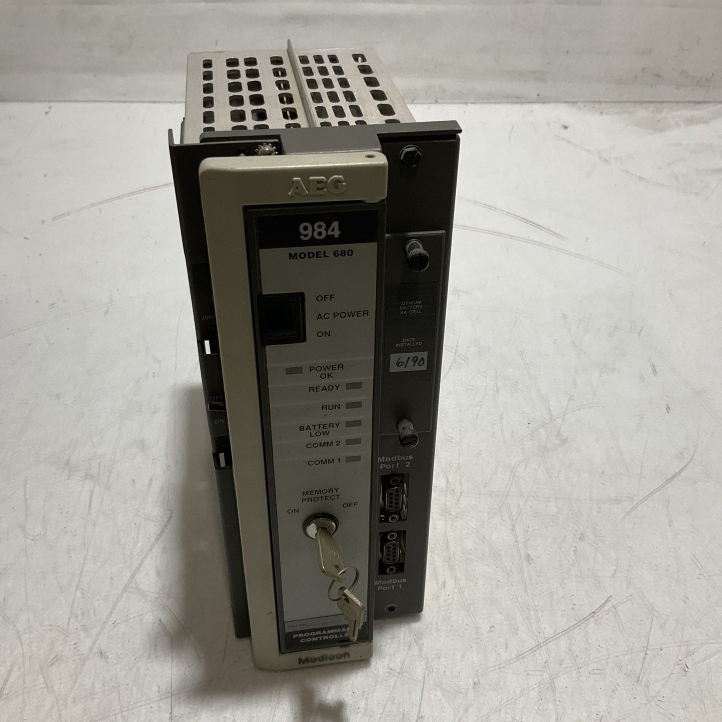 MODICON PC-0984-680-984 INDUSTRIAL CONTROL SYSTEM PROGRAMMABLE CONTROLLER Y2M