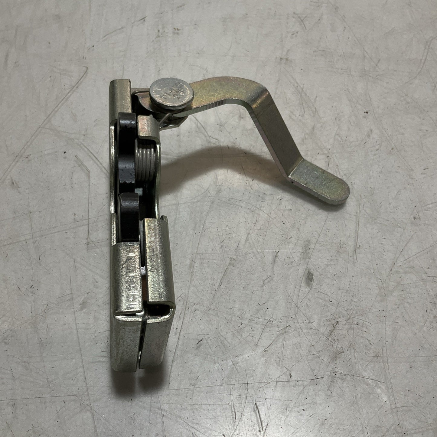 CAT - CATERPILLAR 111-1355 CARBON STEEL ROTARY DOOR LATCH Y2M