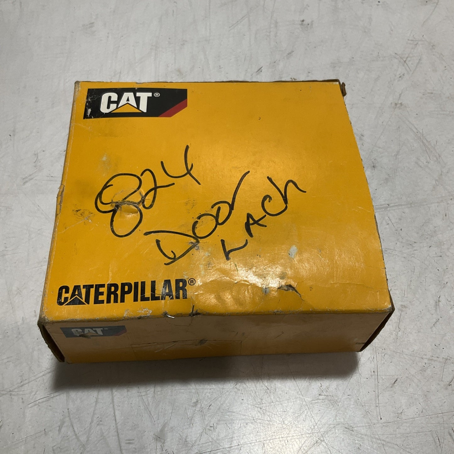 CAT - CATERPILLAR 111-1355 CARBON STEEL ROTARY DOOR LATCH Y2M