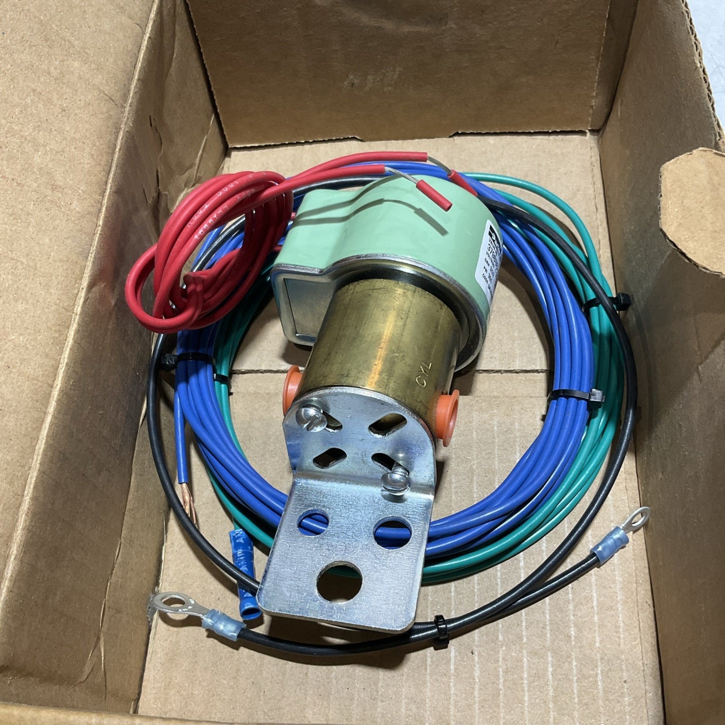 CHELSEA PARKER 328715X SOLENOID VALVE VOLTS/HZ 12VDC PSI300 WATTS 25 Y2M