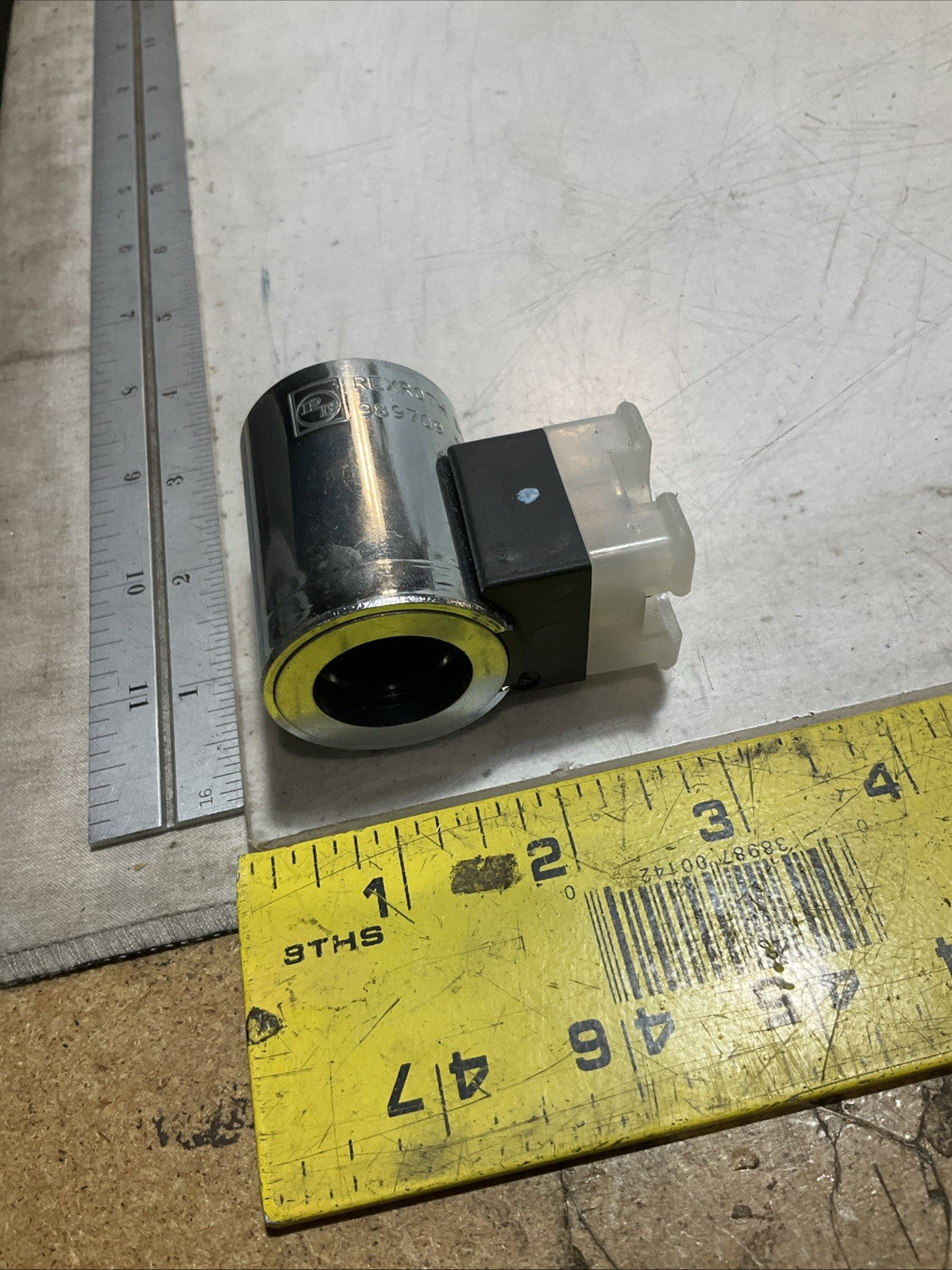 REXROTH BOSCH 989709 12VDC 10/3 HYDRAULIC SOLENOID COIL VALVE Z2M