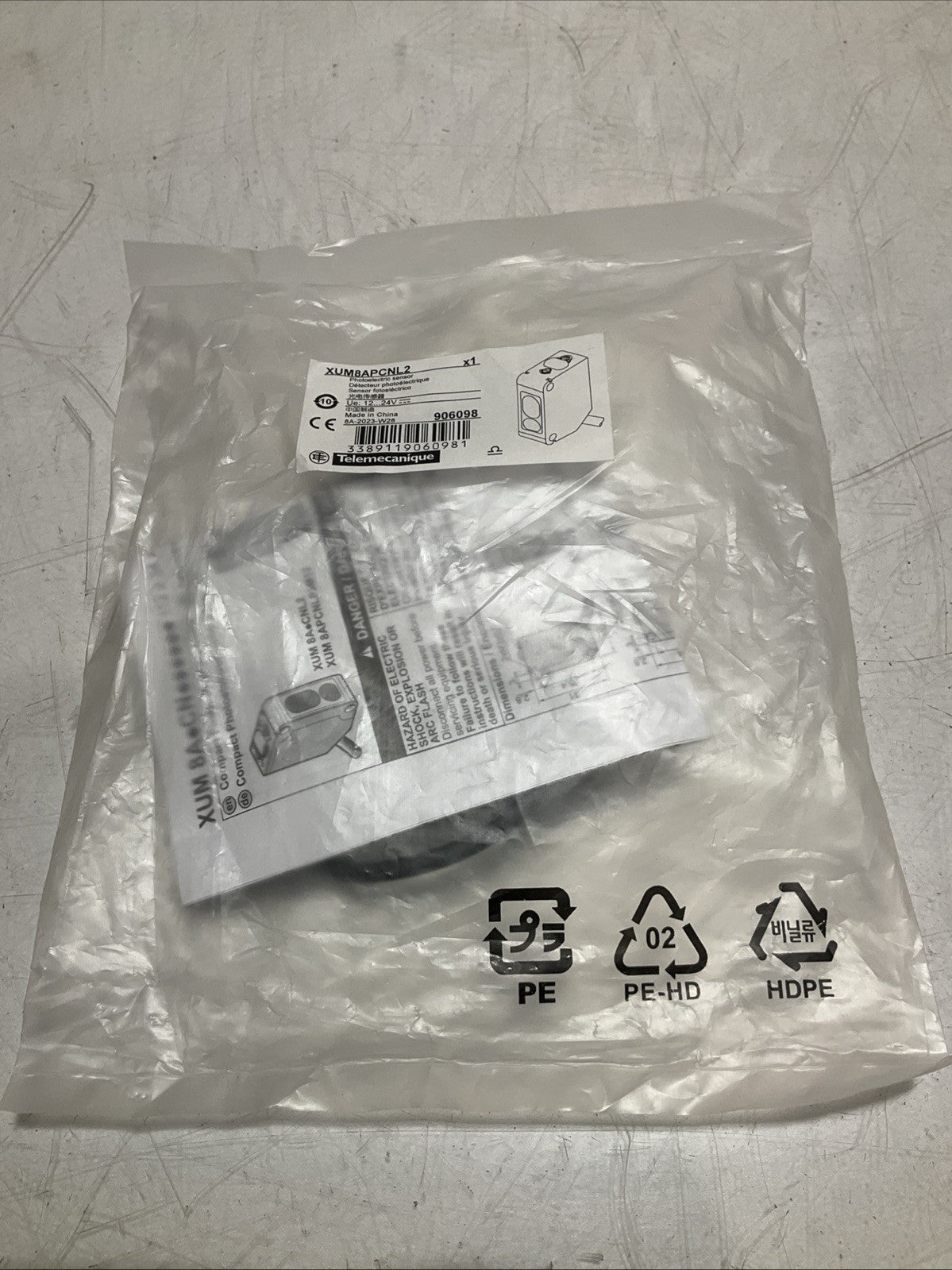 TELEMECANIQUE XUM8APCNL2 PHOTOELECTRIC SENSOR DIFFUSE Z2M