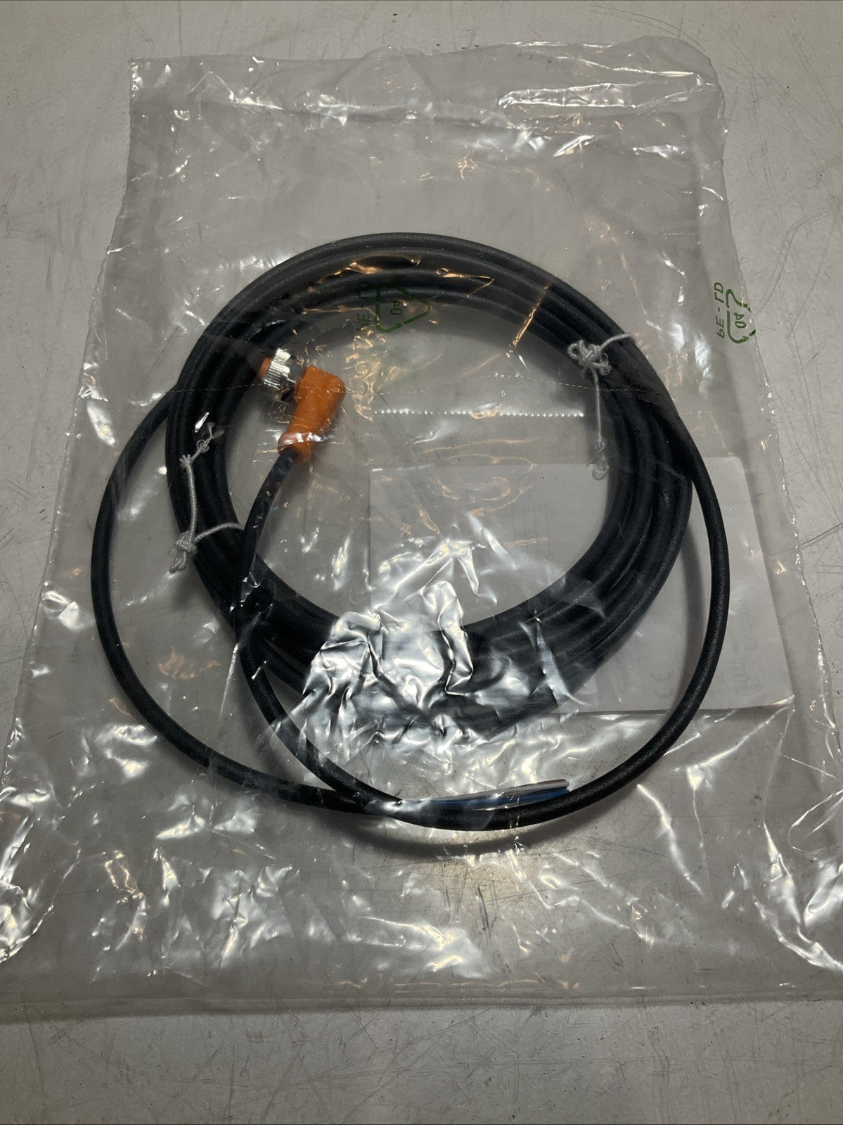 IFM ELECTRONIC EVCOO5 FEMALE CORDSET CONNECTOR WIRE Z2M