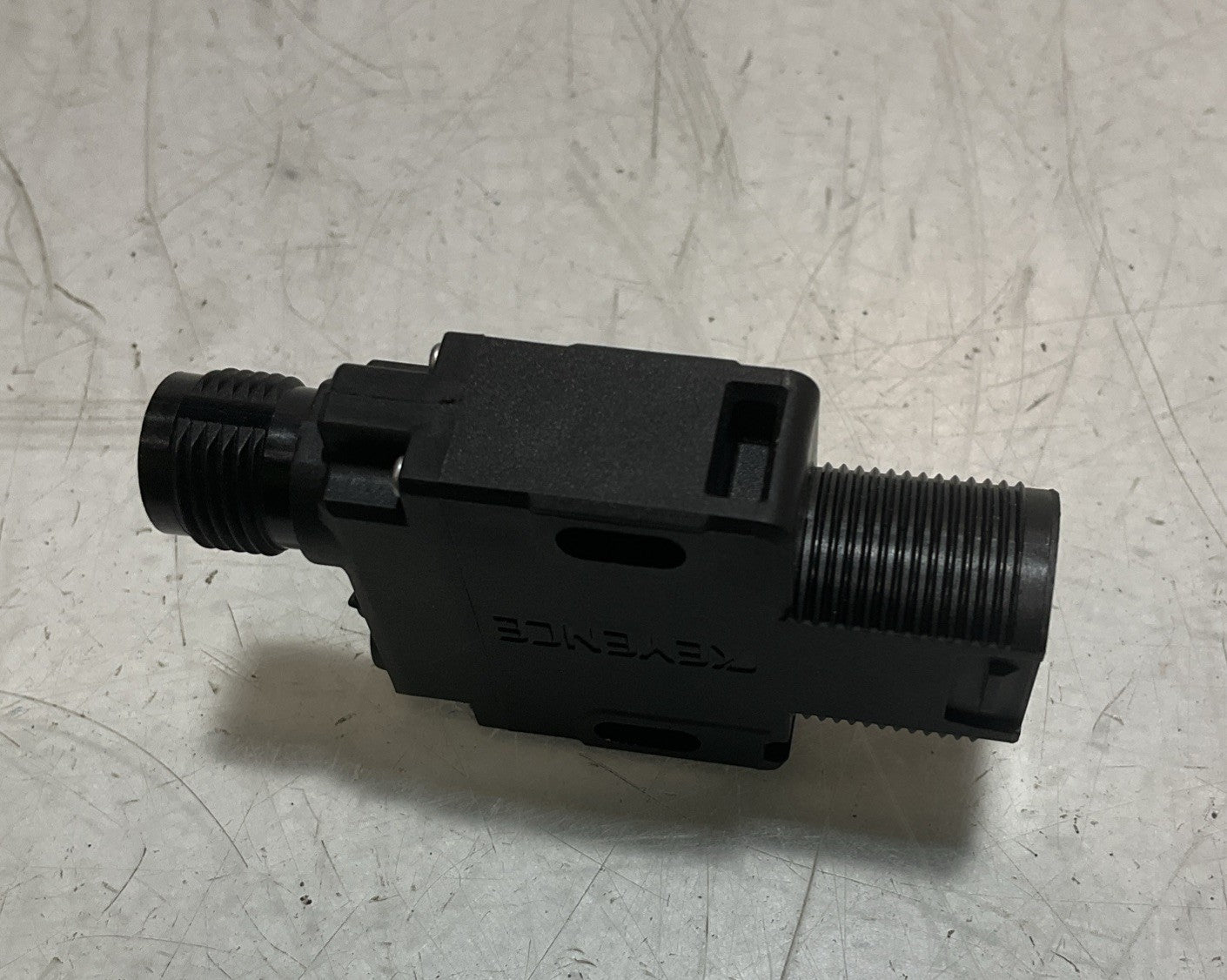 KEYENCE PZ-G41CB PHOTOELECTRIC SENSOR DIFFUSE REFLECTIVE  2ZM