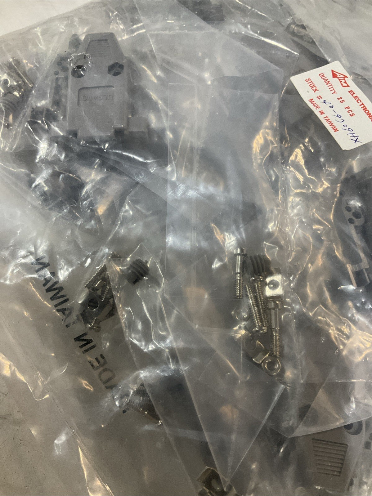 AIM ELECTRONICS 40-9709HX CINCH CONNECTOR LOT OF 25 Y2M
