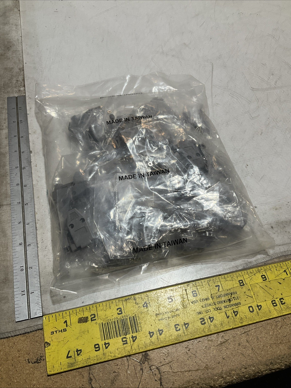 AIM ELECTRONICS 40-9709HX CINCH CONNECTOR LOT OF 25 Y2M