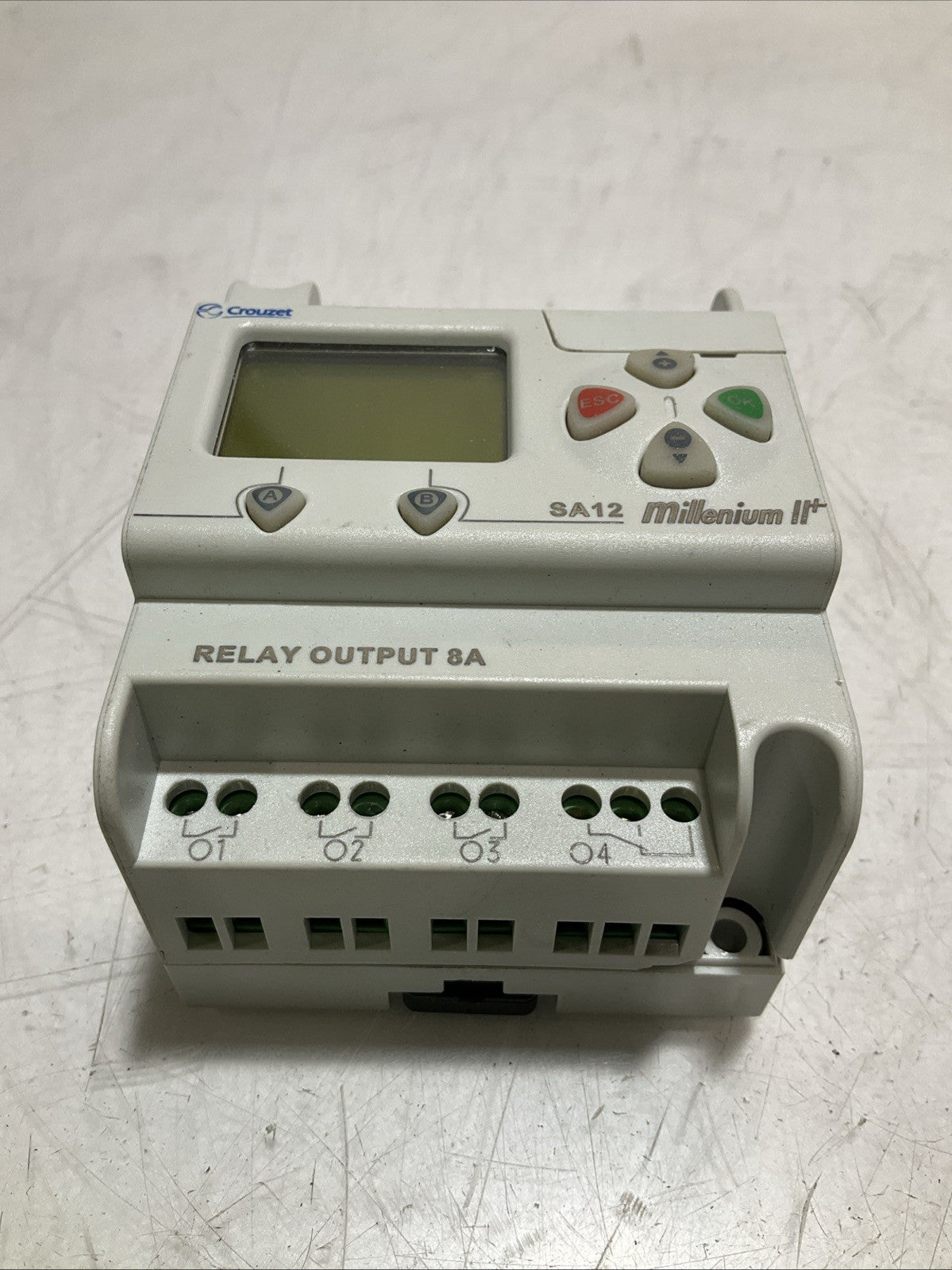 CROUZET SA12 MILLENIUM 11+889590041 CONTROLLER OUTPUT RELAY 24VDC DCINPUT Z2M