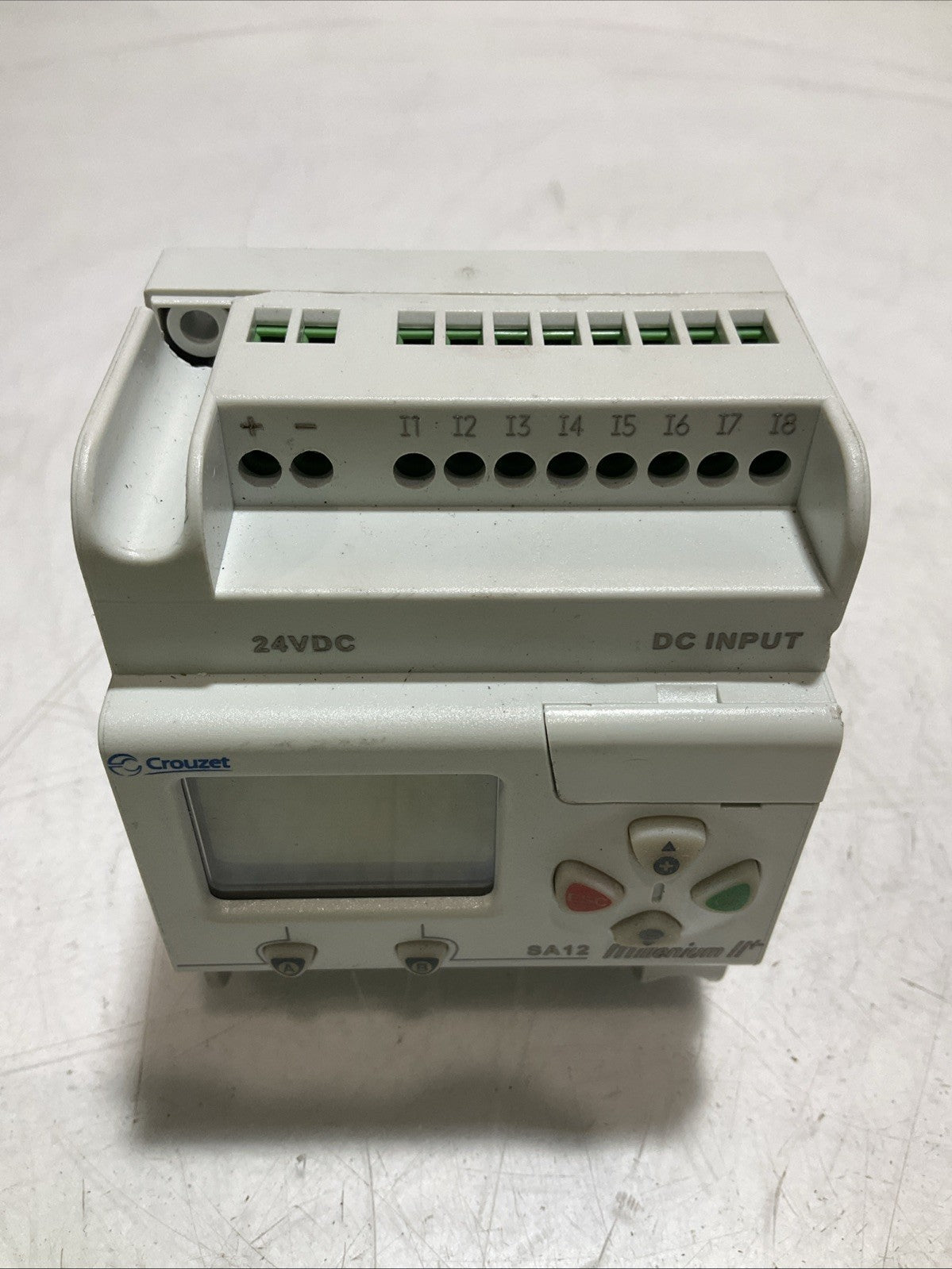 CROUZET SA12 MILLENIUM 11+889590041 CONTROLLER OUTPUT RELAY 24VDC DCINPUT Z2M