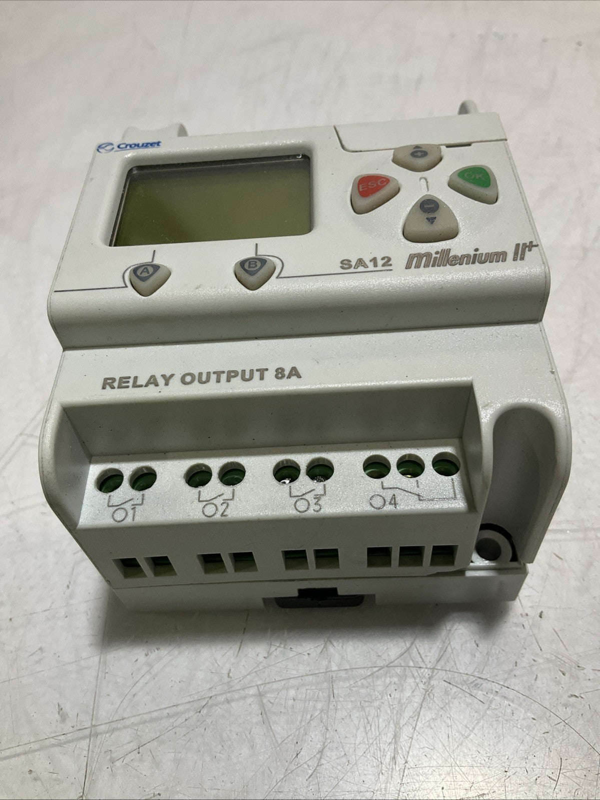 CROUZET SA12 MILLENIUM 11+889590041 CONTROLLER OUTPUT RELAY 24VDC DCINPUT Z2M