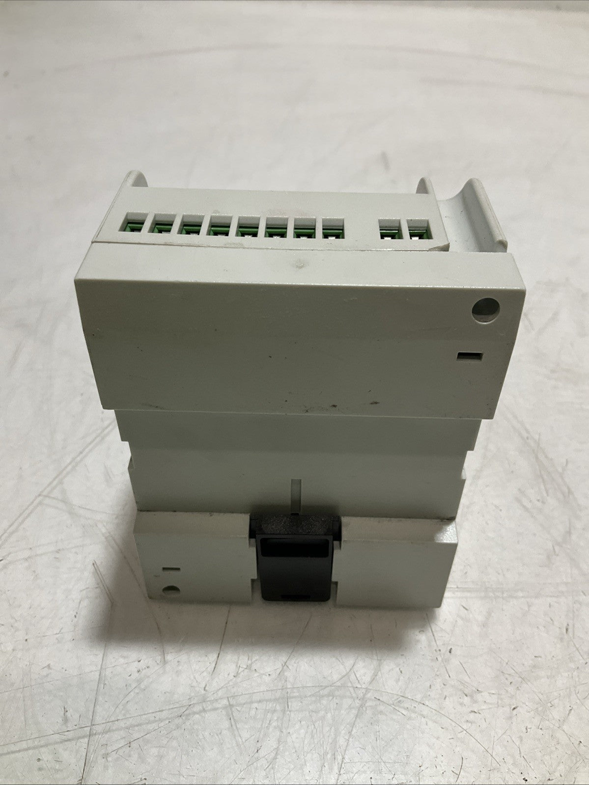 CROUZET SA12 MILLENIUM 11+889590041 CONTROLLER OUTPUT RELAY 24VDC DCINPUT Z2M