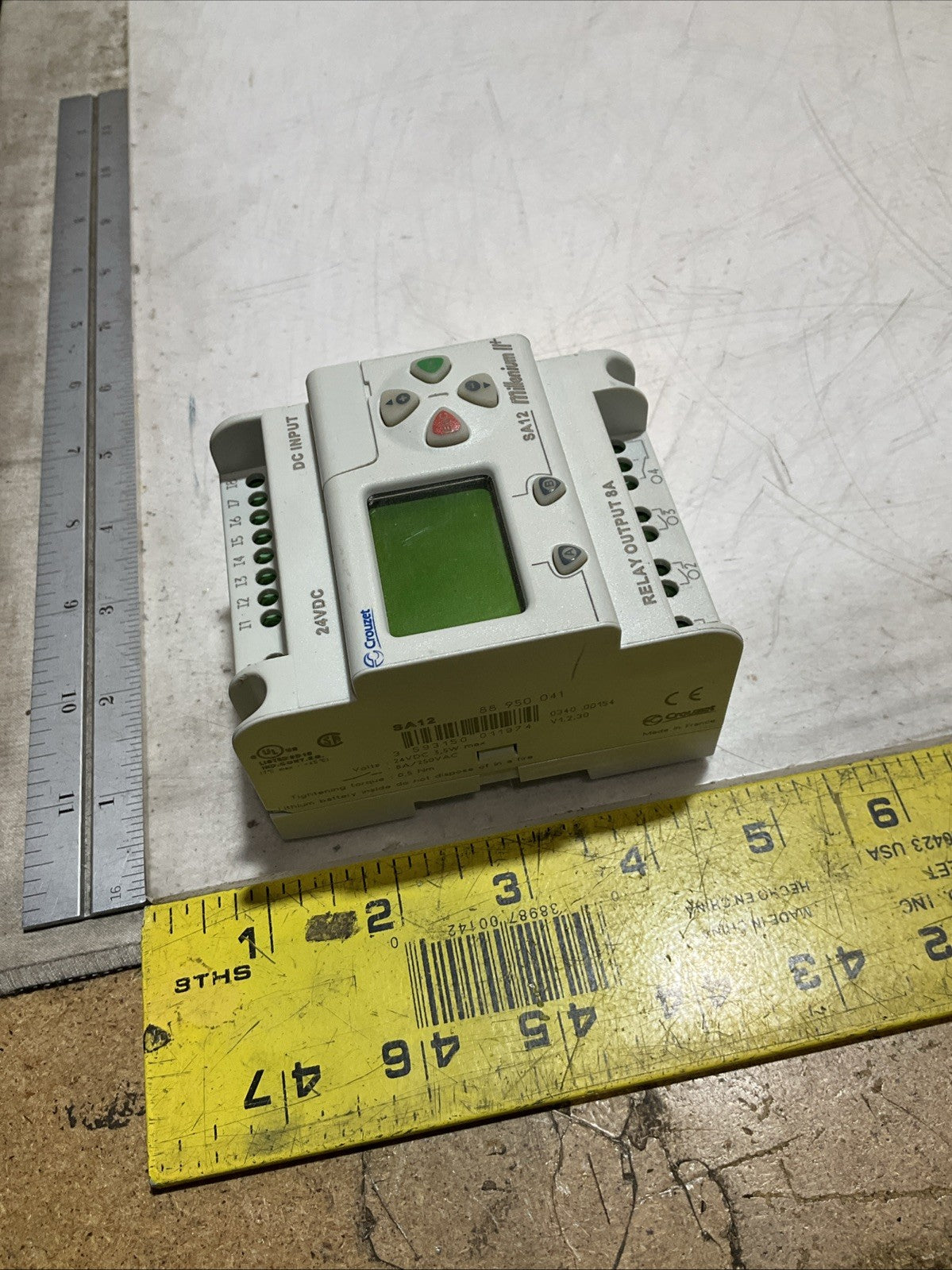 CROUZET SA12 MILLENIUM 11+889590041 CONTROLLER OUTPUT RELAY 24VDC DCINPUT Z2M