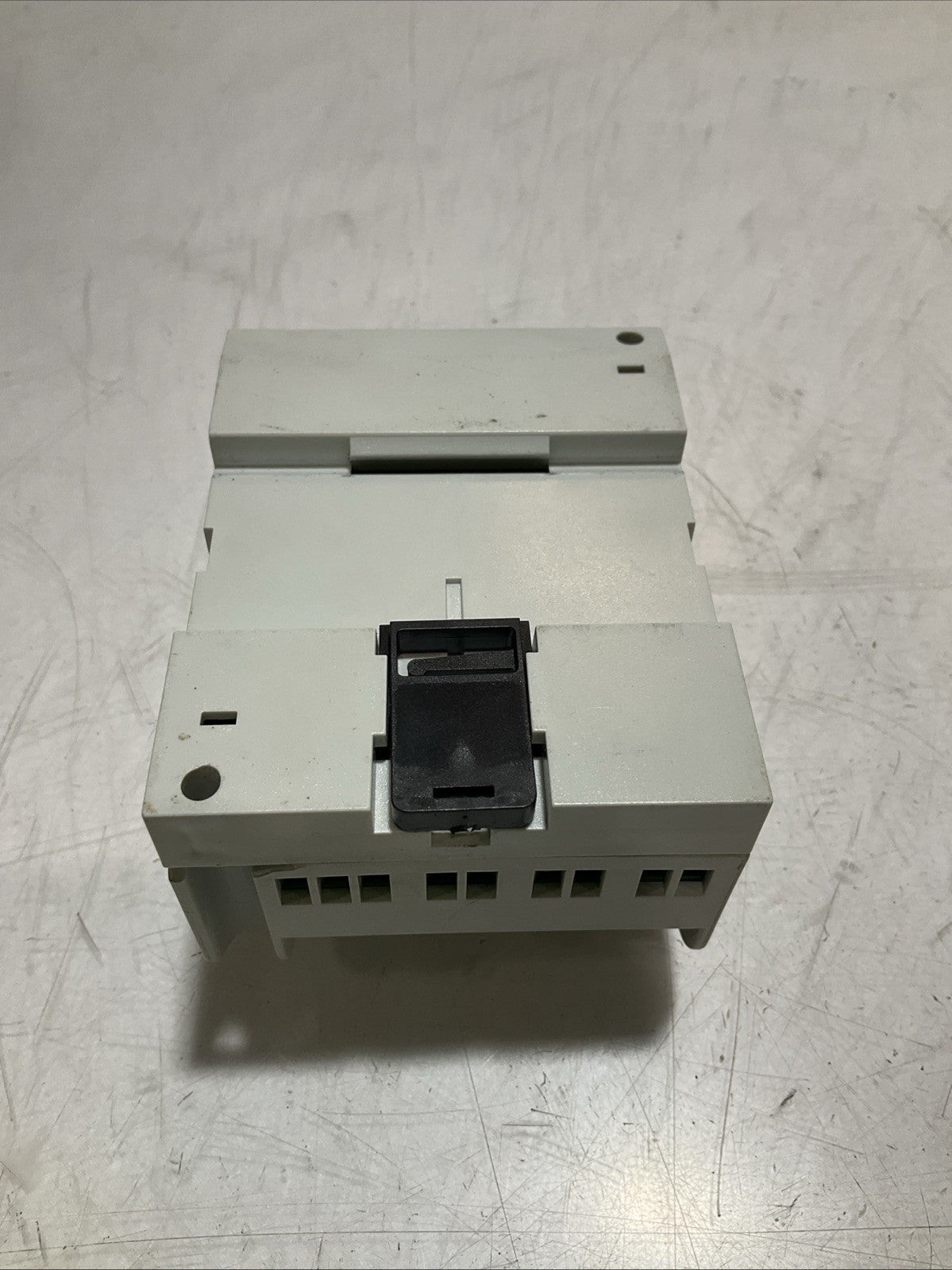 CROUZET SA12 MILLENIUM 11+889590041 CONTROLLER OUTPUT RELAY 24VDC DCINPUT Z2M