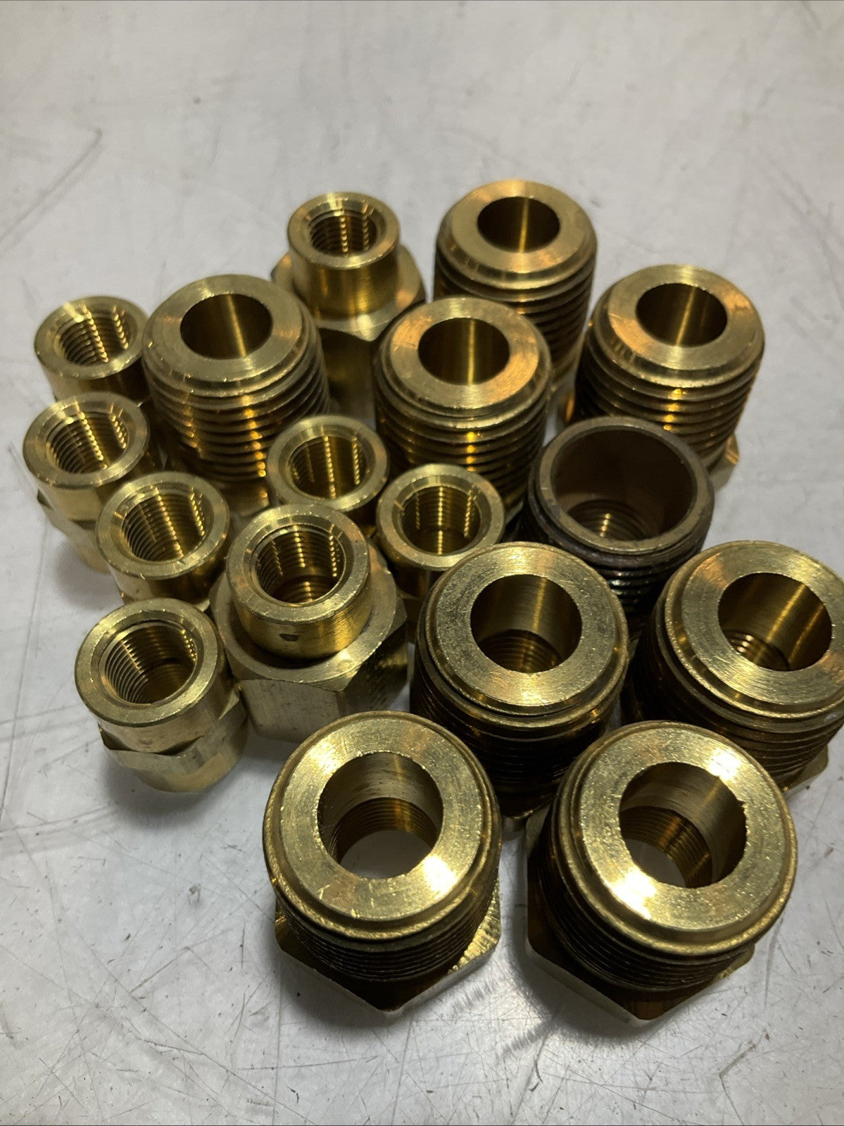 PARKER X209P-8-4 FEMALE BRASS FLUIT PIPE FITTING CONNECTOR Z2M