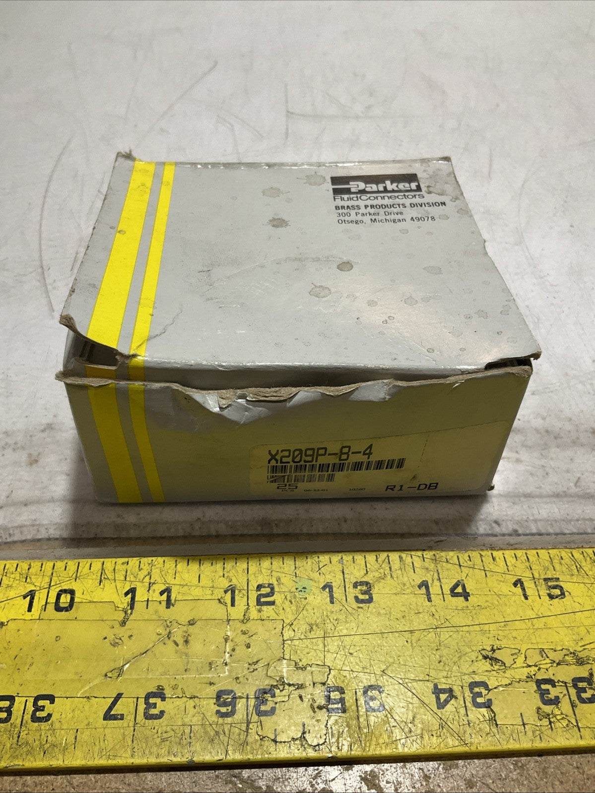 PARKER X209P-8-4 FEMALE BRASS FLUIT PIPE FITTING CONNECTOR Z2M