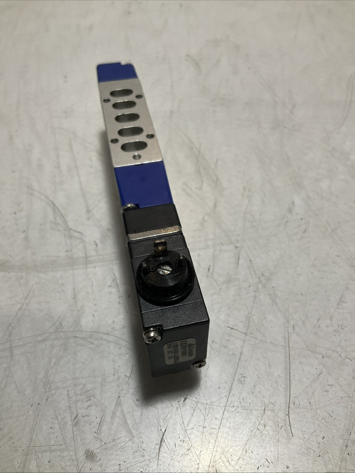 PARKER VSP16-500-M152 PNEUMATIC DIVISION VALVE Z2M
