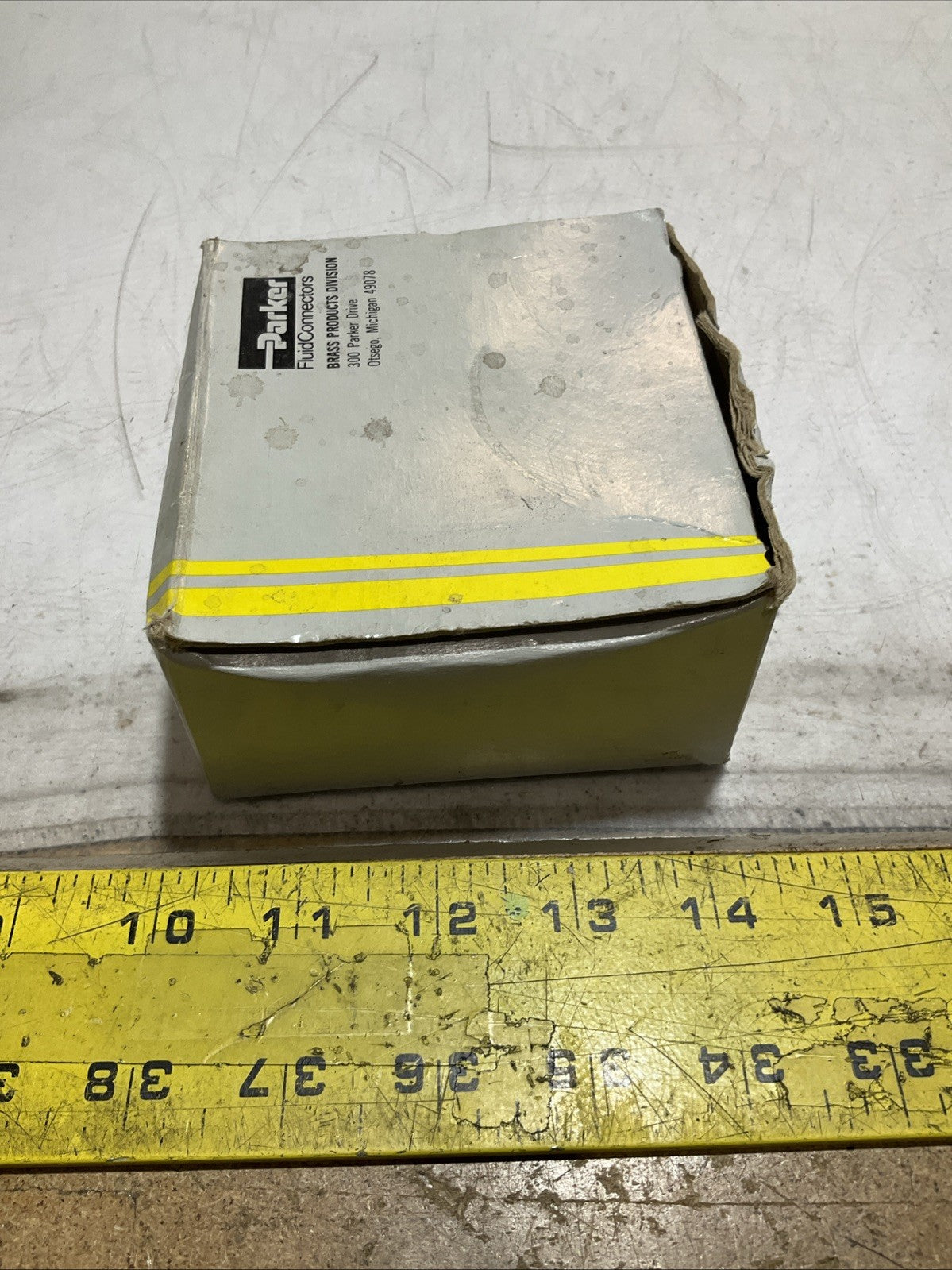 PARKER X209P-8-4 FEMALE BRASS FLUIT PIPE FITTING CONNECTOR Z2M