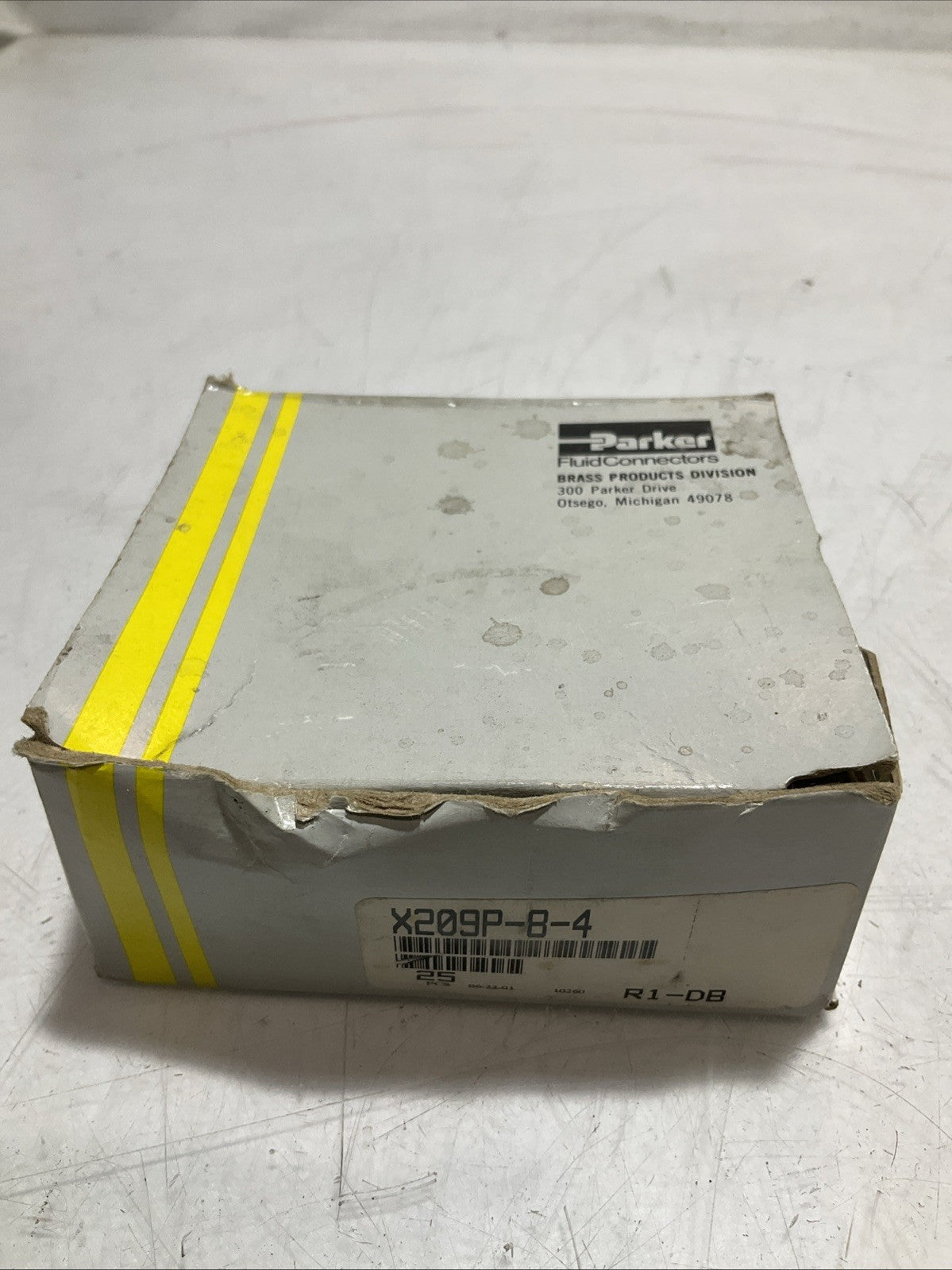PARKER X209P-8-4 FEMALE BRASS FLUIT PIPE FITTING CONNECTOR Z2M