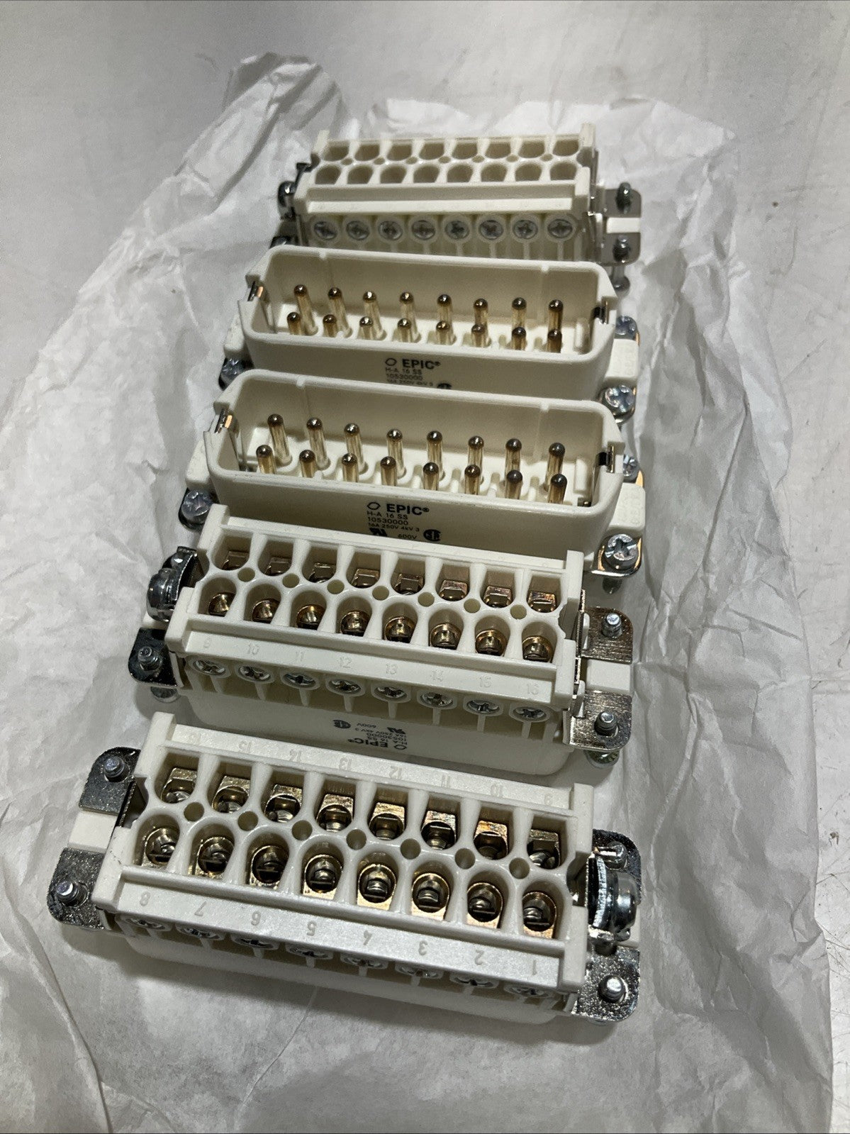 EPIC CONNECTOR H-A16SS DRPH1 16AMP UNMP MULTI-WIRED HOUSING LOT OF 5 Z2M