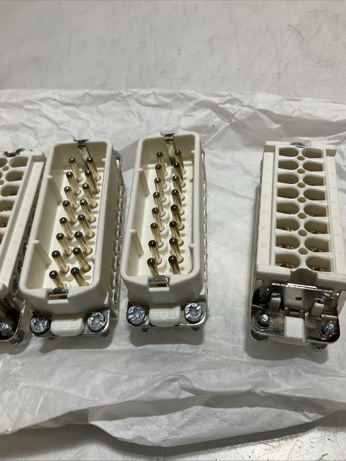 EPIC CONNECTOR H-A16SS DRPH1 16AMP UNMP MULTI-WIRED HOUSING LOT OF 5 Z2M