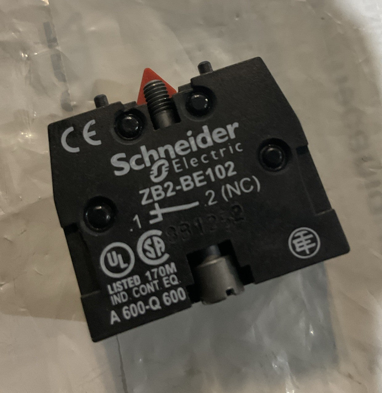 SCHNEIDER ELECTRIC ZB2BE102 SINGLE CONTACT BLOCK 22MM LOT OF 2 Z2M