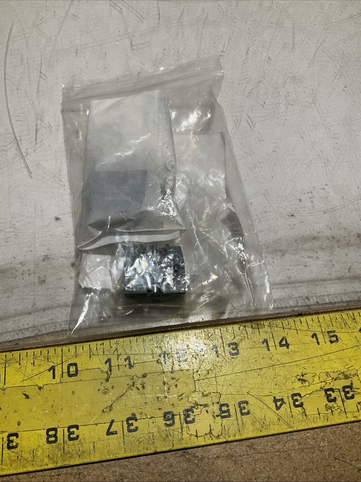 SCHNEIDER ELECTRIC ZB2BE102 SINGLE CONTACT BLOCK 22MM LOT OF 2 Z2M