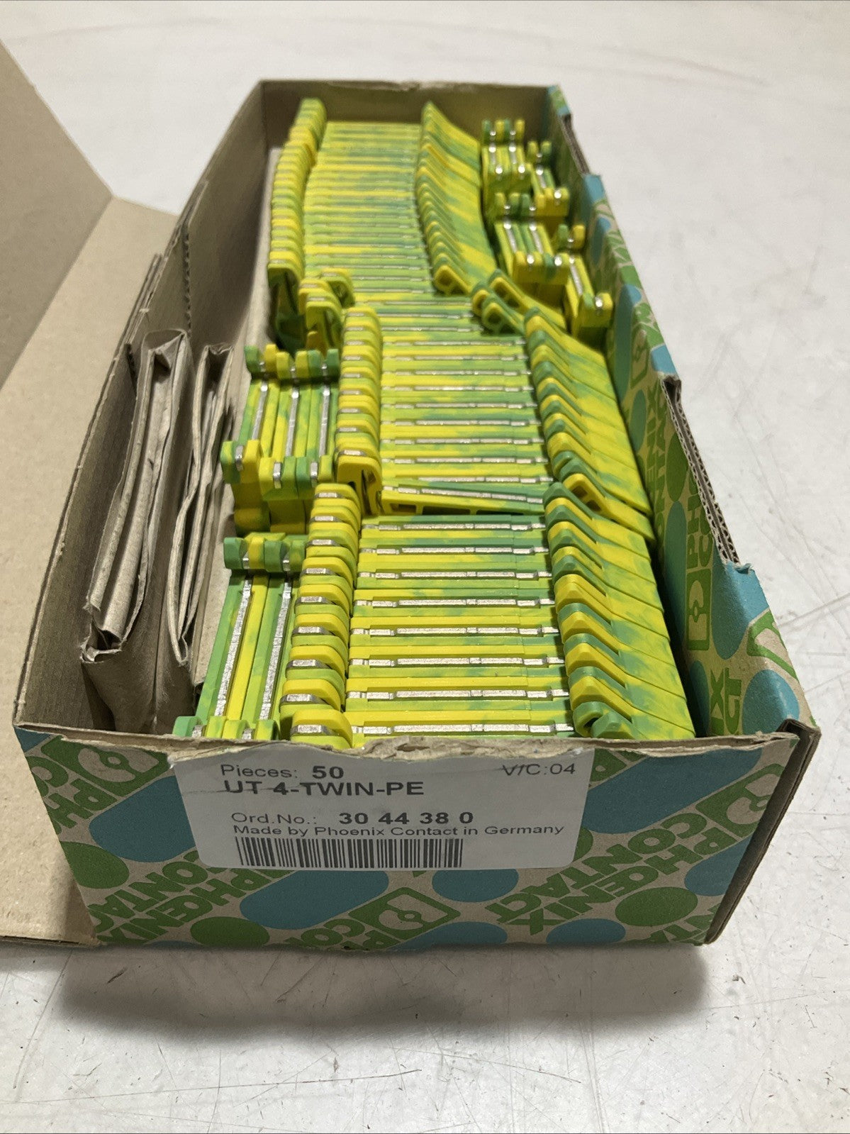 PHOENIX CONTACT 3044380 UT4-TWIN-PE DIN RAIL TERMINAL BLOCK LOT OF 50 Z2M