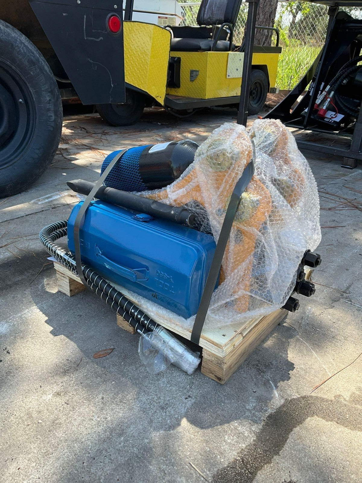 UNUSED HYDRAULIC BREAKER FOR MINI EXCAVATOR CE MODEL SB05