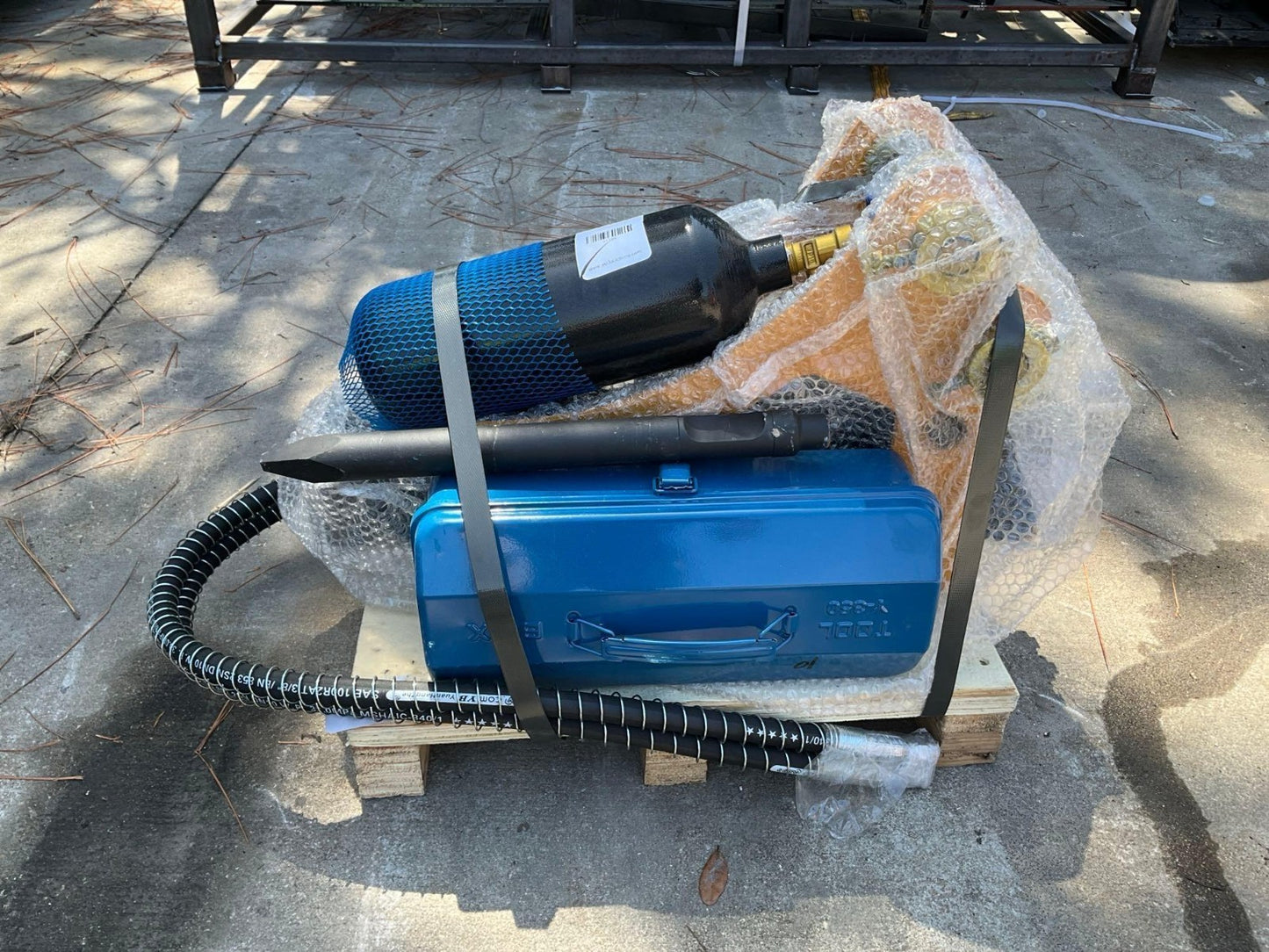 UNUSED HYDRAULIC BREAKER FOR MINI EXCAVATOR CE MODEL SB05