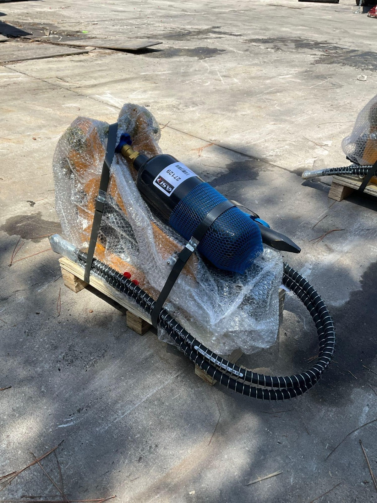 UNUSED HYDRAULIC BREAKER FOR MINI EXCAVATOR CE MODEL SB05