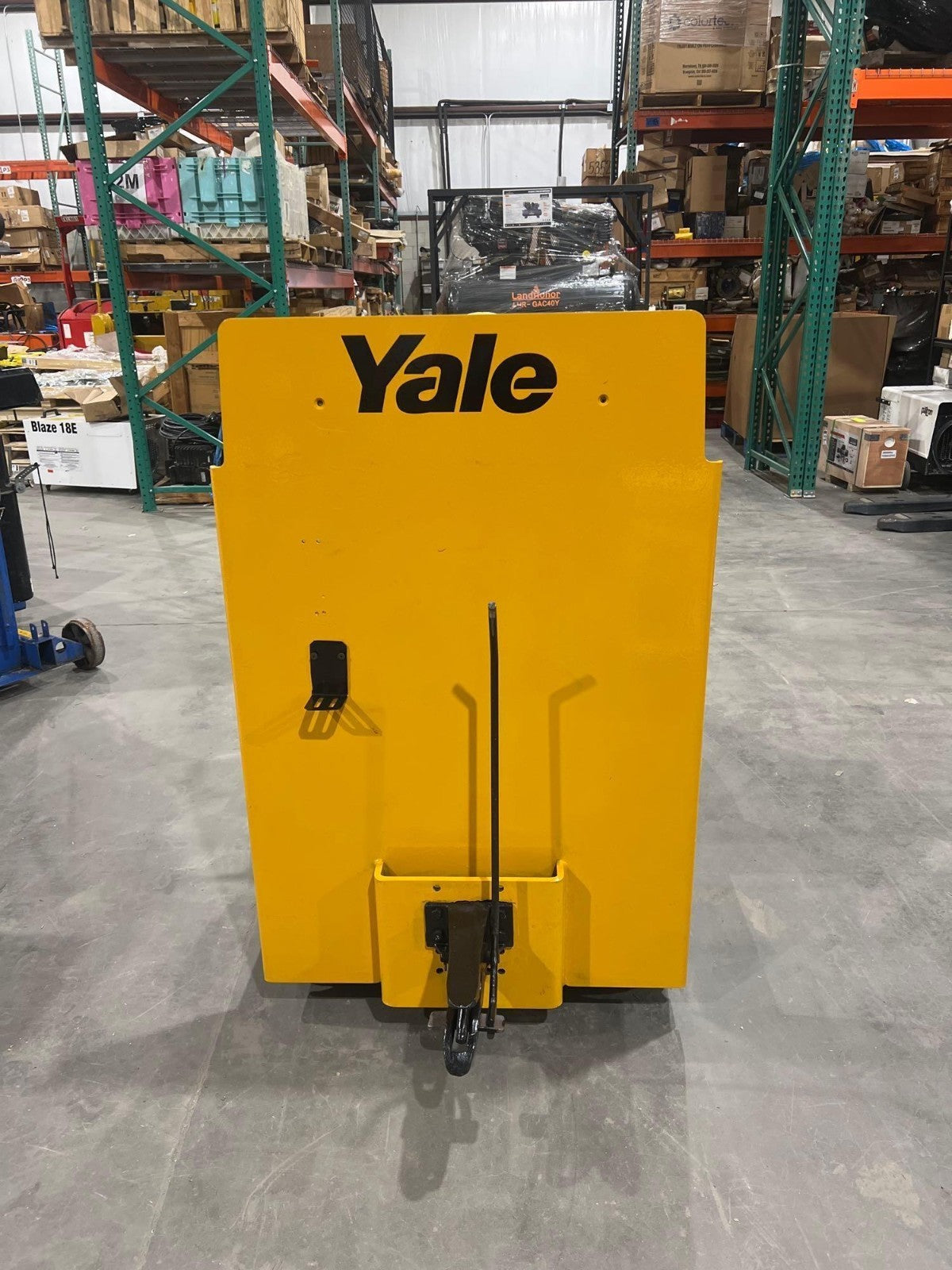 YALE TOW TUGGER MODEL MTR005LFN24T, ELECTRIC, 24V, APPROX MAX DRAWBAR PULL 700LB