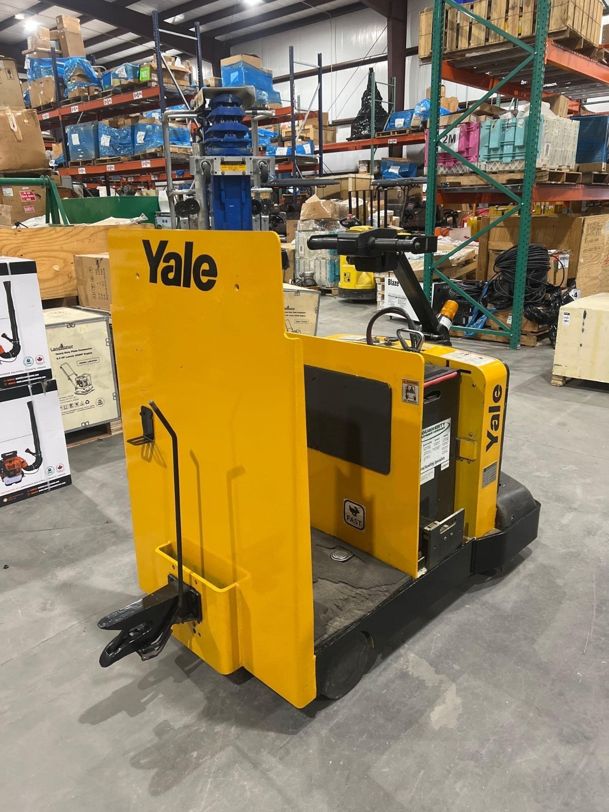 YALE TOW TUGGER MODEL MTR005LFN24T, ELECTRIC, 24V, APPROX MAX DRAWBAR PULL 700LB