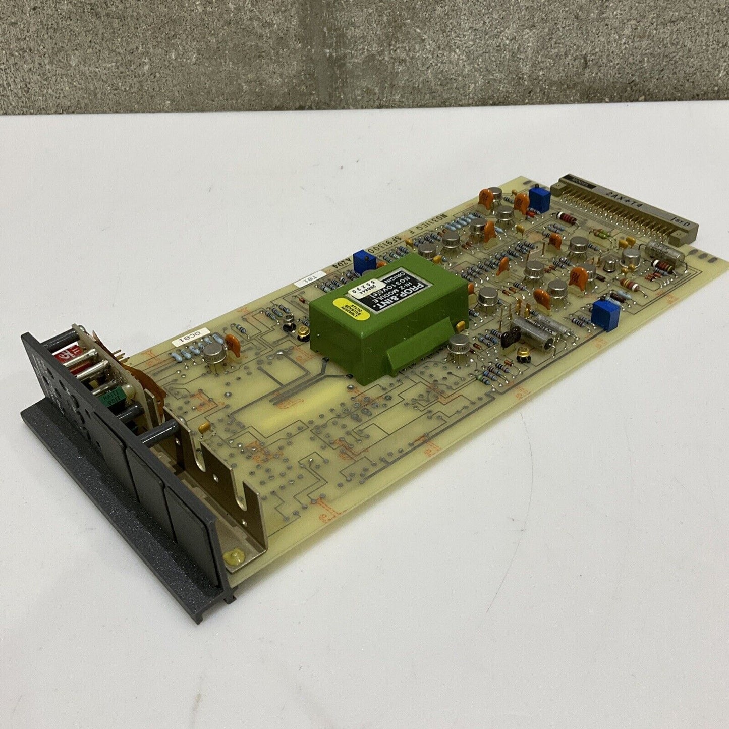 FOXBORO 2AX+T4 CONTROLL PLUG IN 555