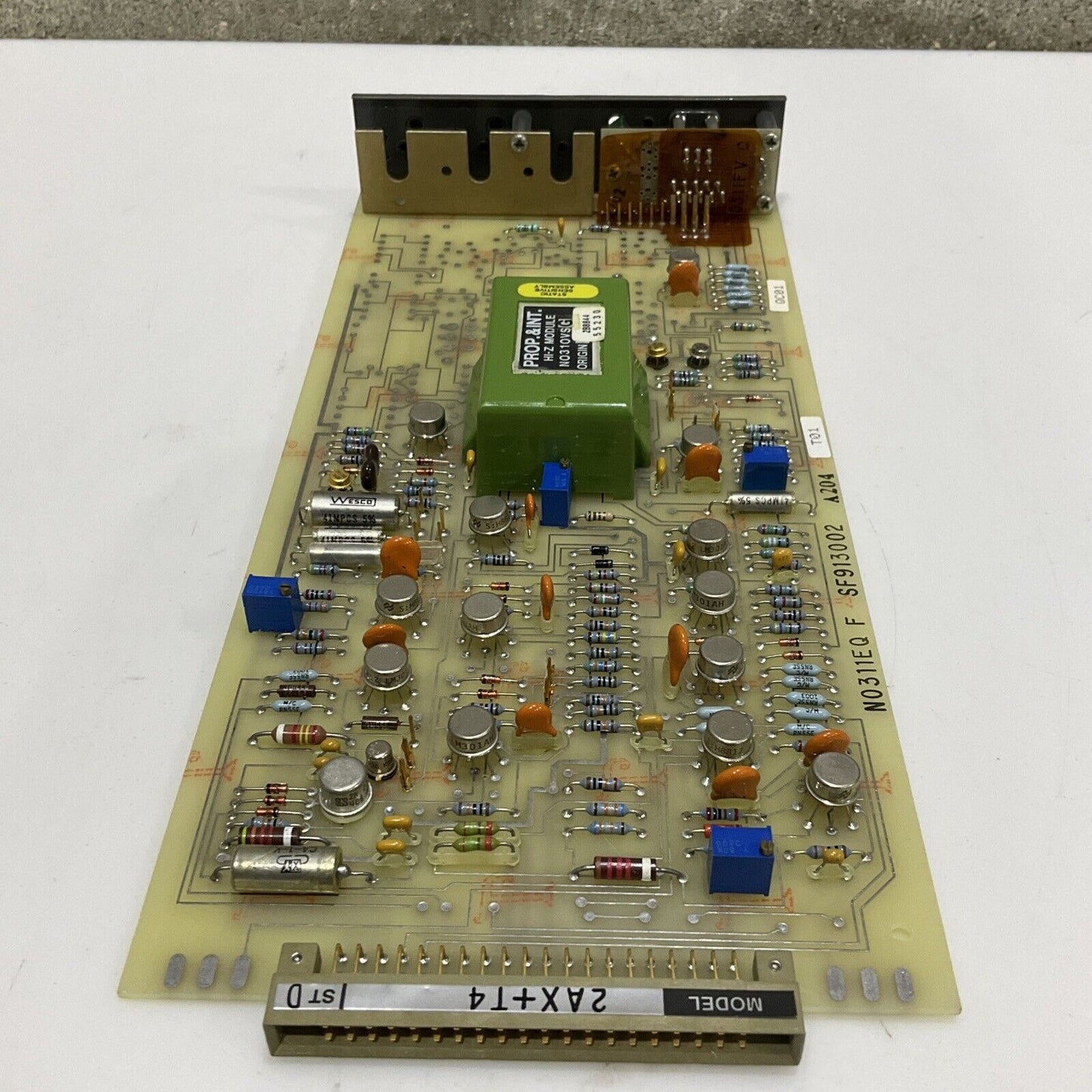 FOXBORO 2AX+T4 CONTROLL PLUG IN 555