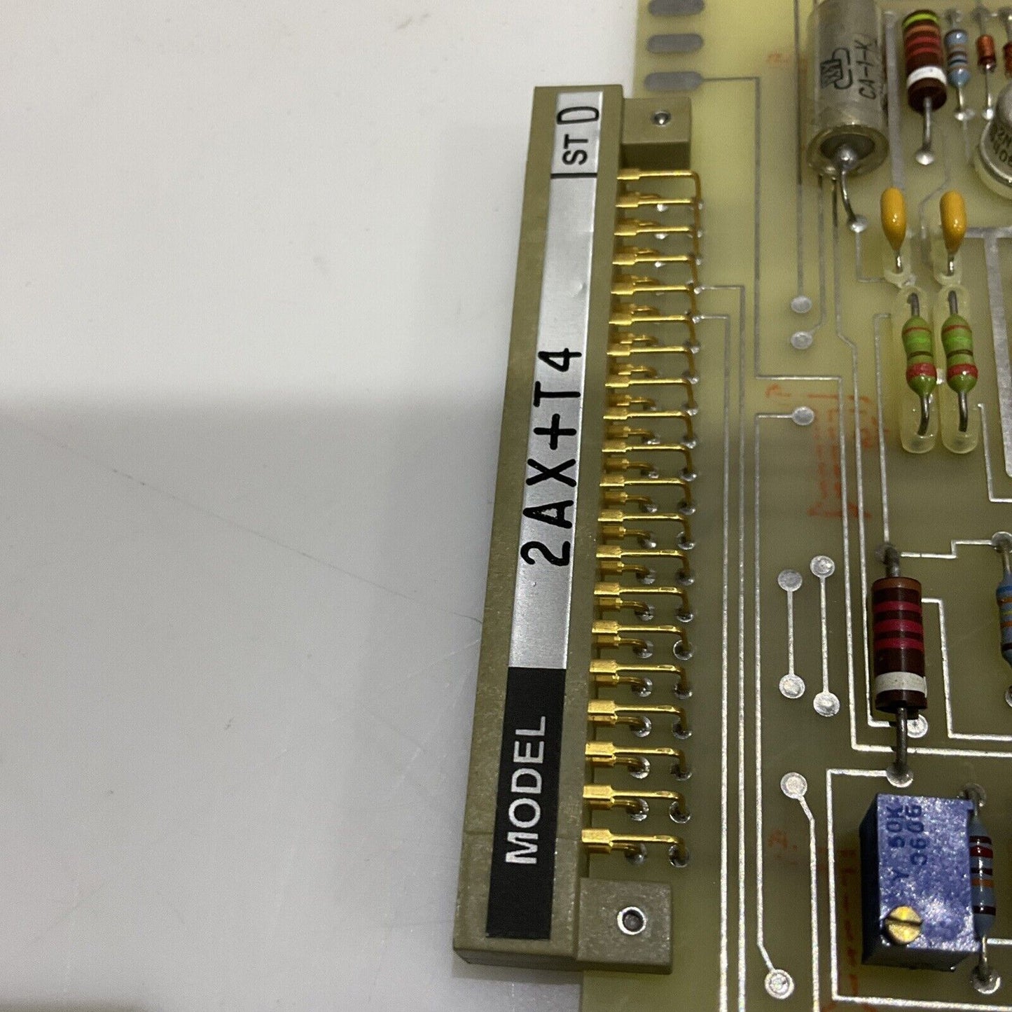 FOXBORO 2AX+T4 CONTROLL PLUG IN 555