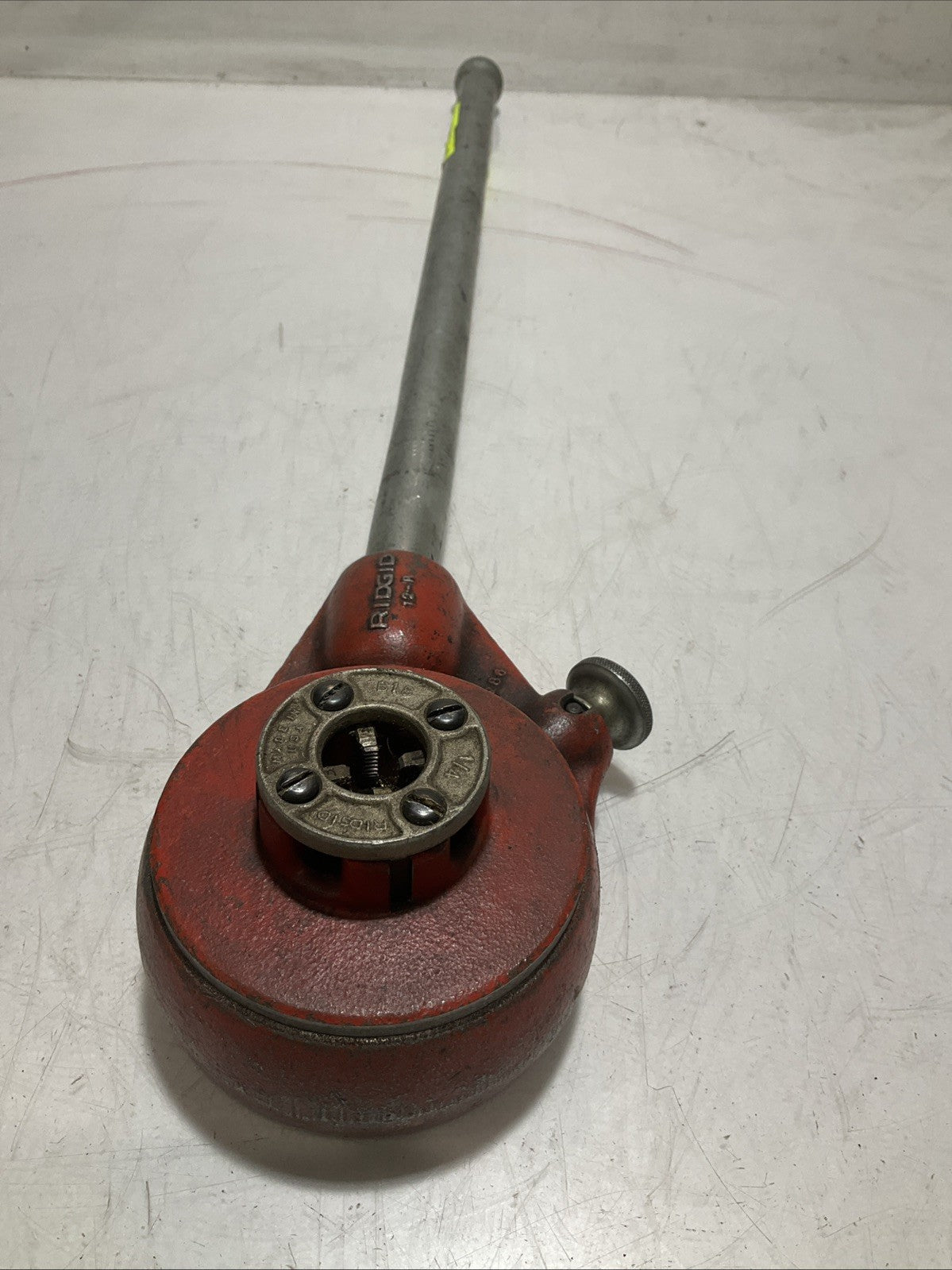 RIDGID 12-R - D286 PIPE THREADER RATCHET WITH HANDLE Z2M