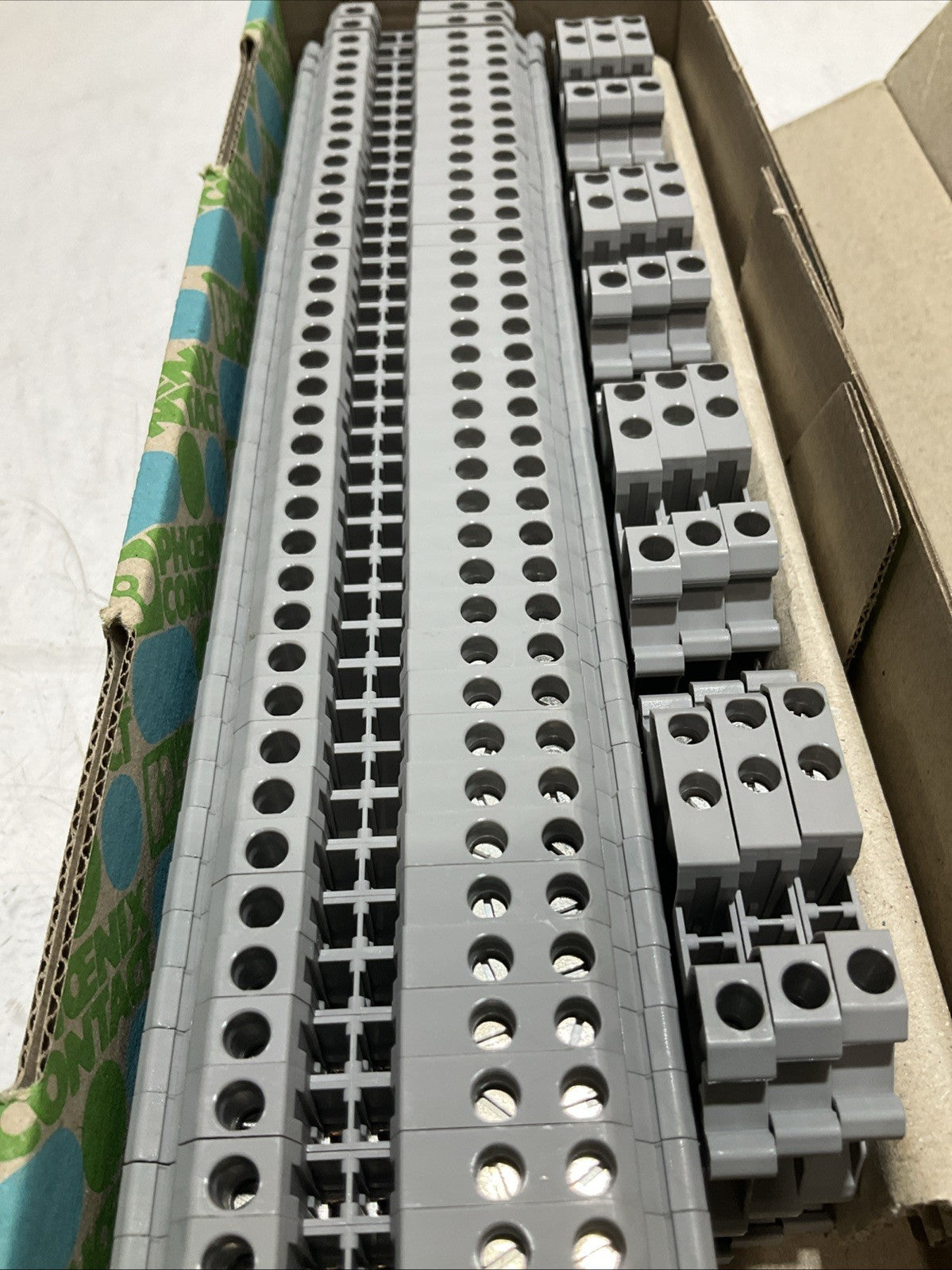 PHOENIX CONTACT 3044364 UT4-TWIN FEED THROUGH TERMINAL BLOCK LOT OF 53 Z2M