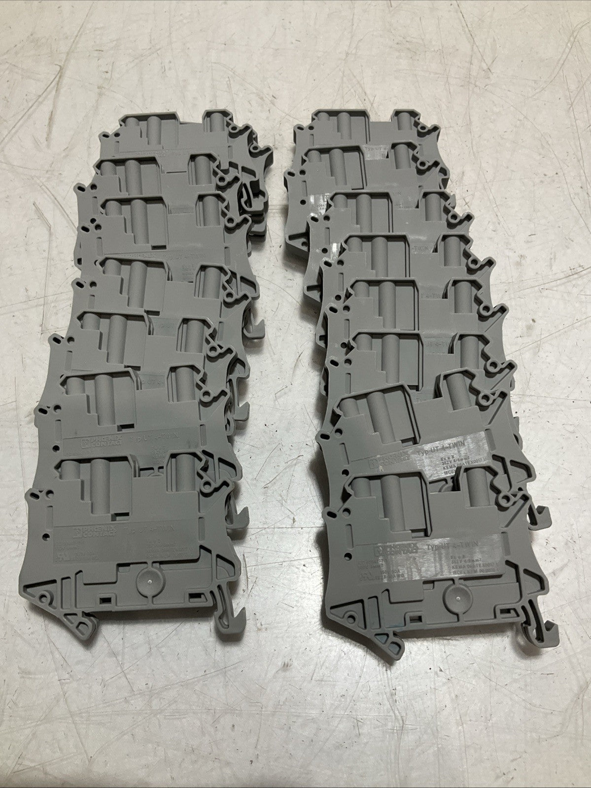 PHOENIX CONTACT 3044364 UT4-TWIN FEED THROUGH TERMINAL BLOCK LOT OF 53 Z2M