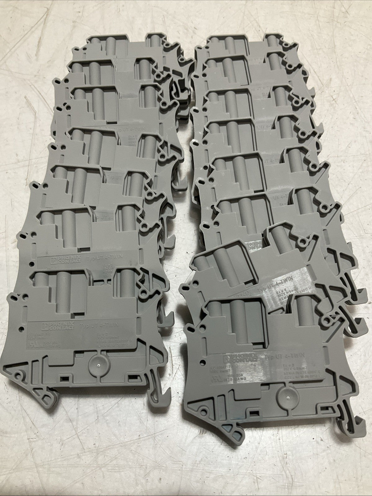 PHOENIX CONTACT 3044364 UT4-TWIN FEED THROUGH TERMINAL BLOCK LOT OF 53 Z2M