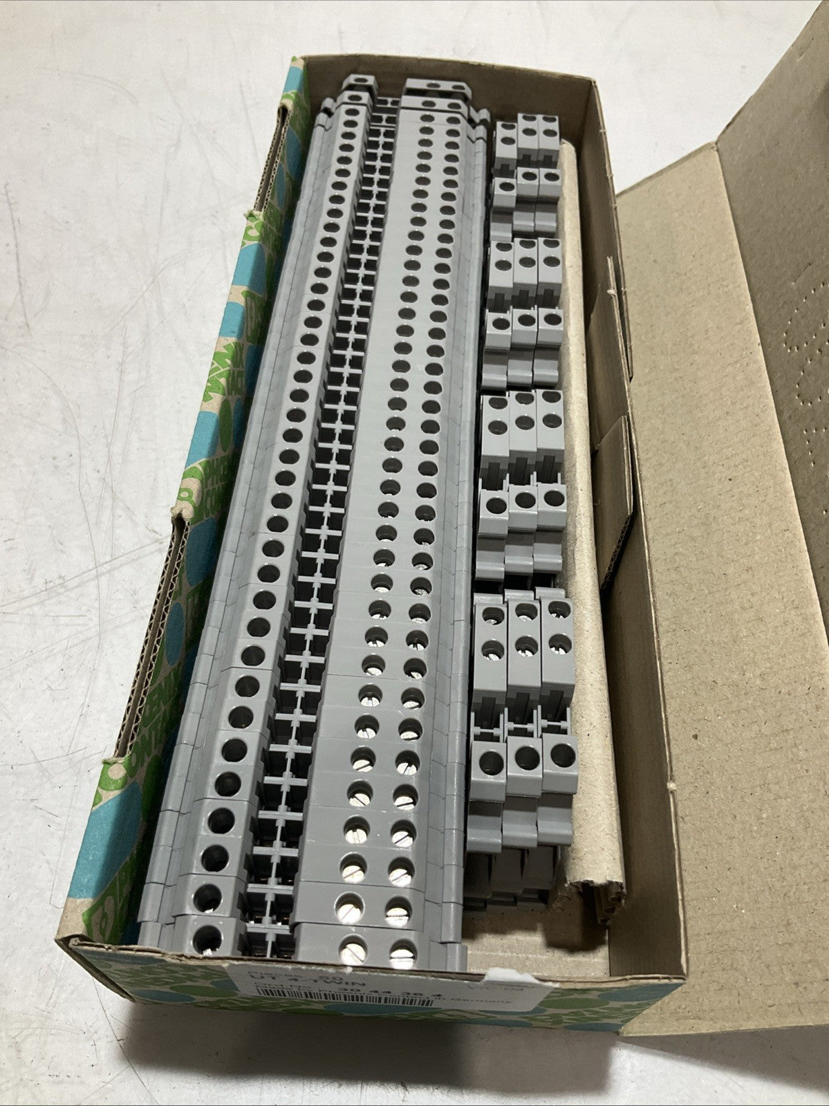 PHOENIX CONTACT 3044364 UT4-TWIN FEED THROUGH TERMINAL BLOCK LOT OF 53 Z2M