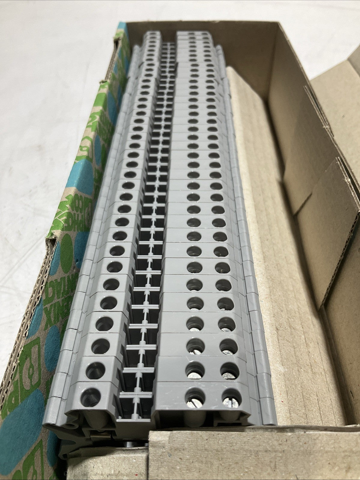 PHOENIX CONTACT 3044364 UT4- TWIN FEED TERMINAL BLOCK LOT 36 Z2M