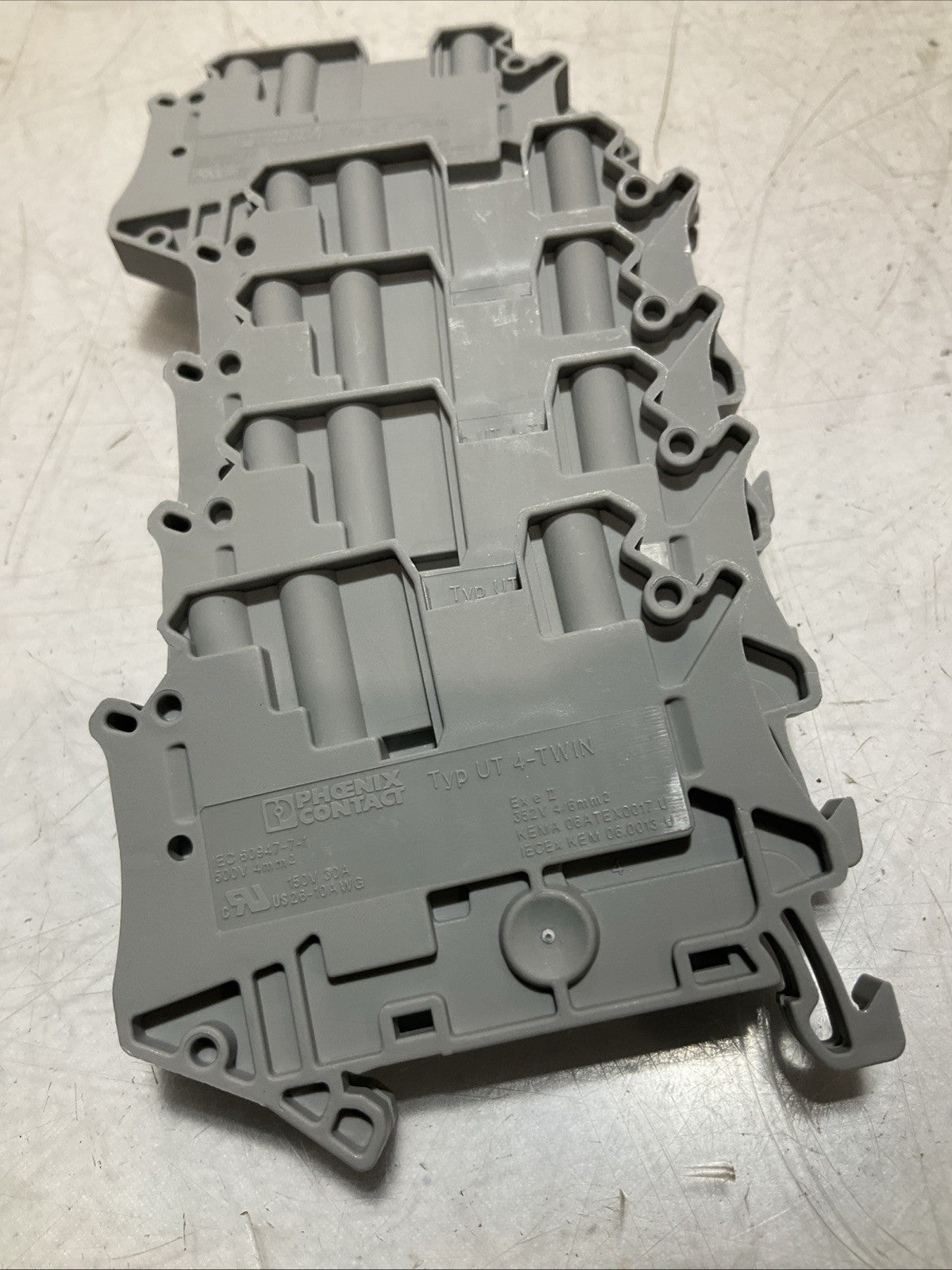PHOENIX CONTACT 3044364 UT4- TWIN FEED TERMINAL BLOCK LOT 36 Z2M