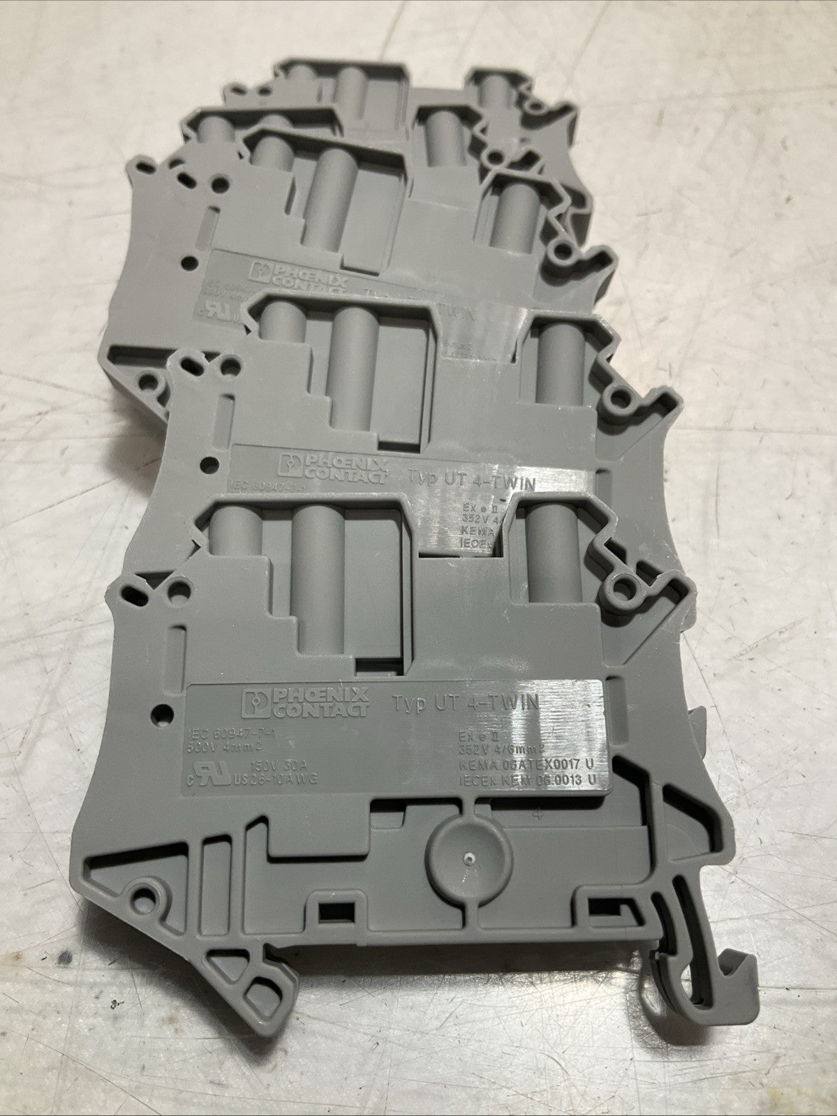 PHOENIX CONTACT 3044364 UT4- TWIN FEED TERMINAL BLOCK LOT 36 Z2M
