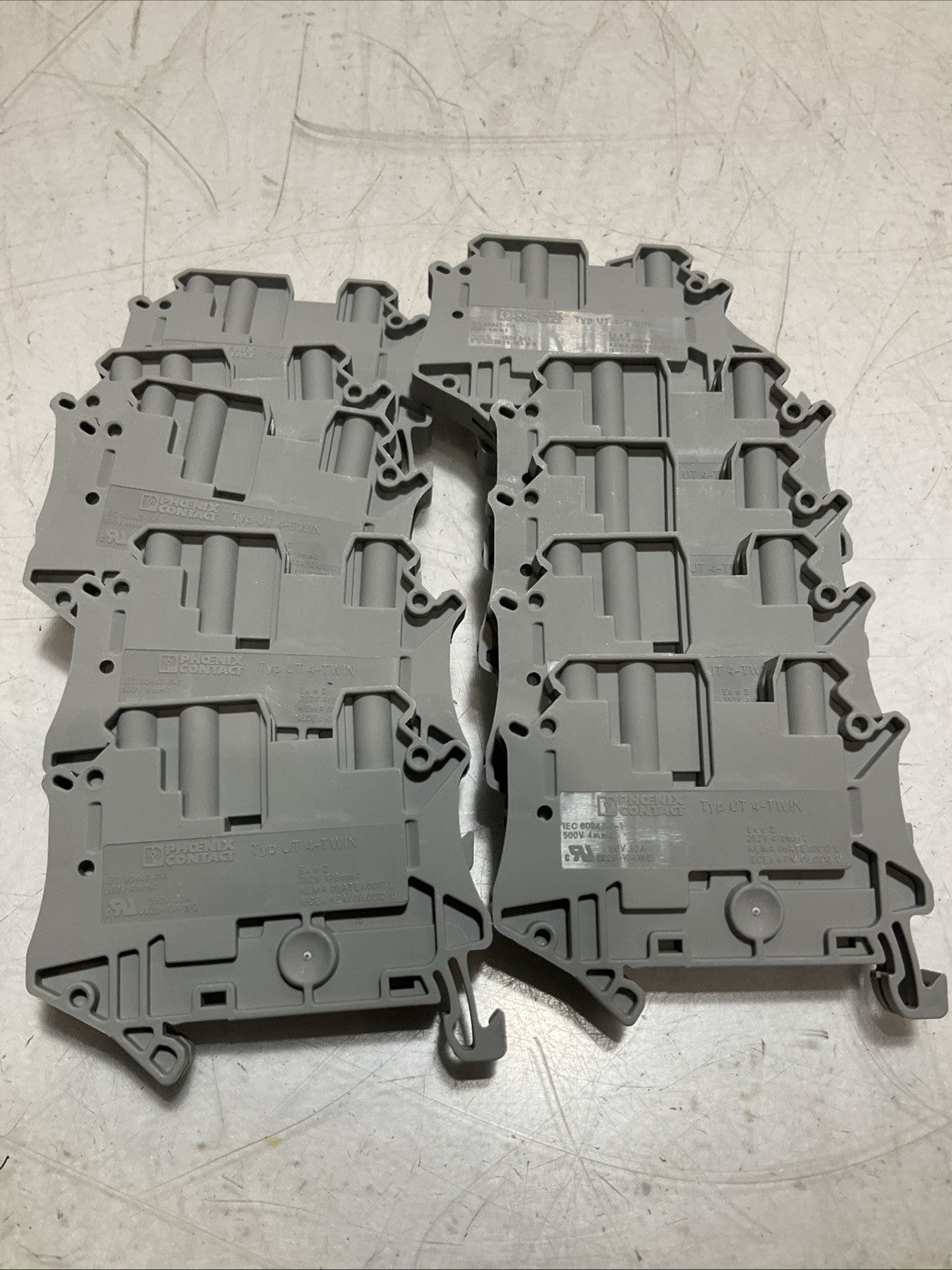 PHOENIX CONTACT 3044364 UT4- TWIN FEED TERMINAL BLOCK LOT 36 Z2M