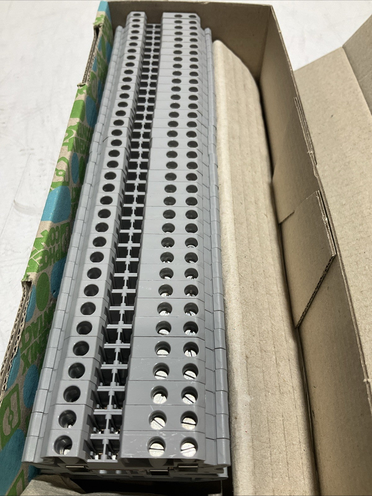 PHOENIX CONTACT 3044364 UT4- TWIN FEED TERMINAL BLOCK LOT 36 Z2M