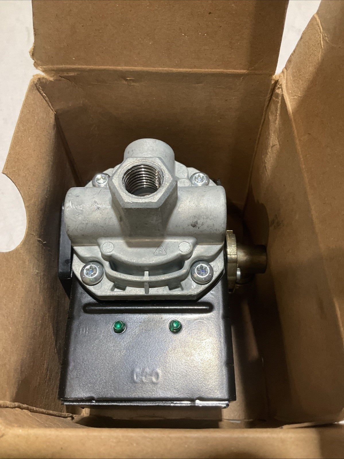 HUBBELL 69JF9LY2C FURNAS AIR COMPRESSOR PRESSURE CONTROL VALVE 140-175P Z2M