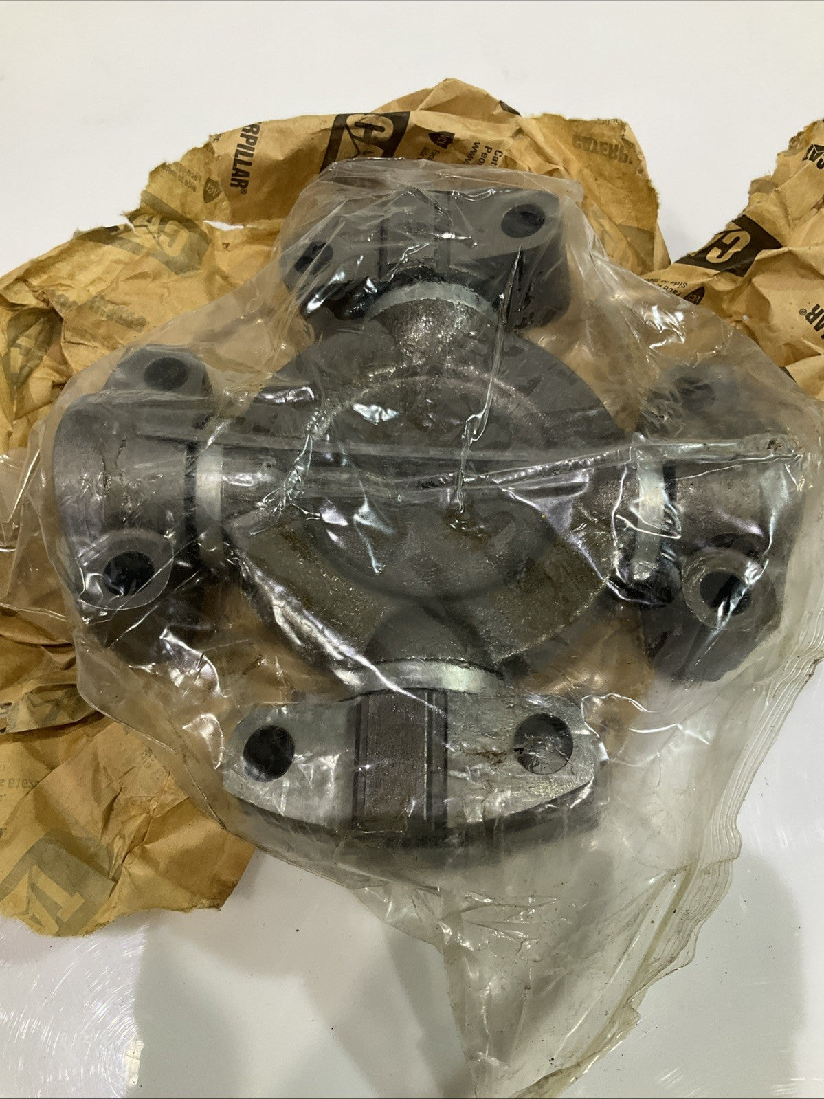 CAT- CATERPILLAR 173-0888 L UNIVERSAL JOINT SPIDER GP DRIVE ASSEMBLY Y2M