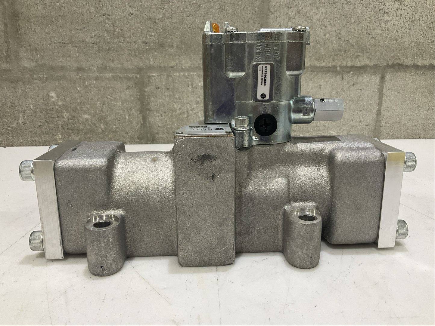 PARKER L6758910253 K175903553 SOLENOID VALVE 140 PSIG 120/110VAC 60/50HZ 12W Z2M